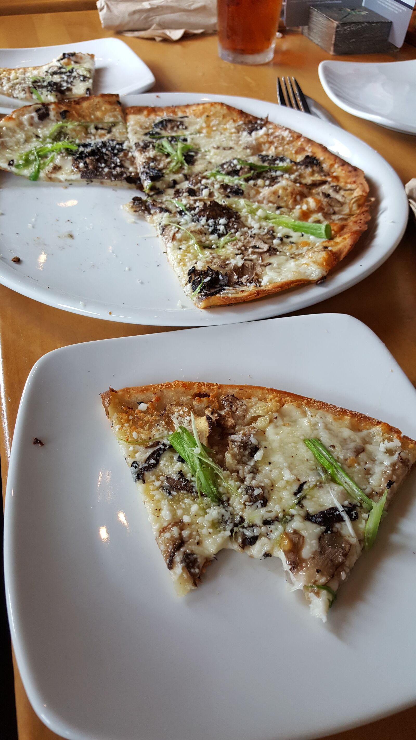 Samsung Galaxy Note5 sample photo. Pizza, gourmet, food photography