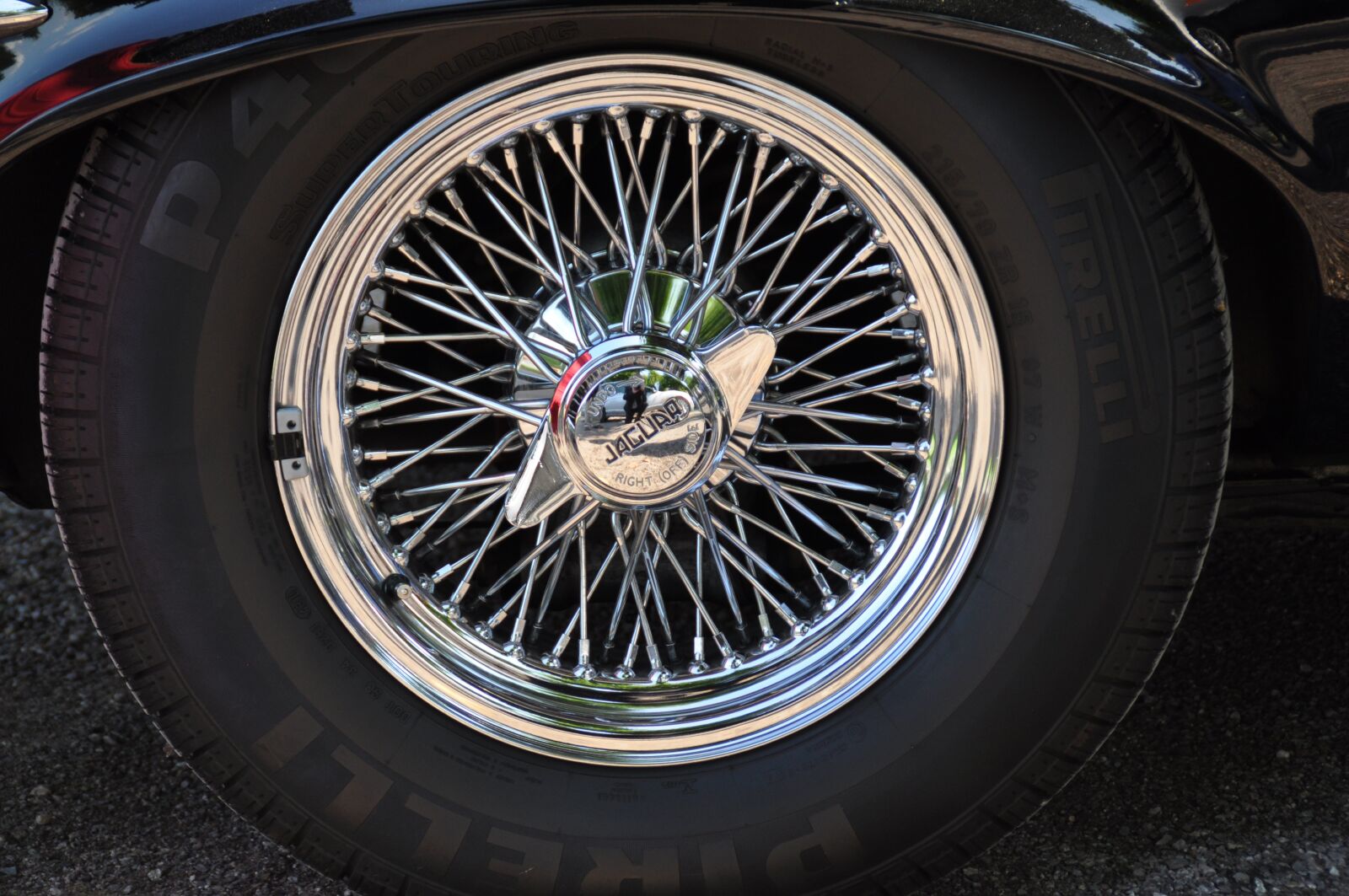 Nikon D90 sample photo. Wheel, spoke wheel, jaguar photography