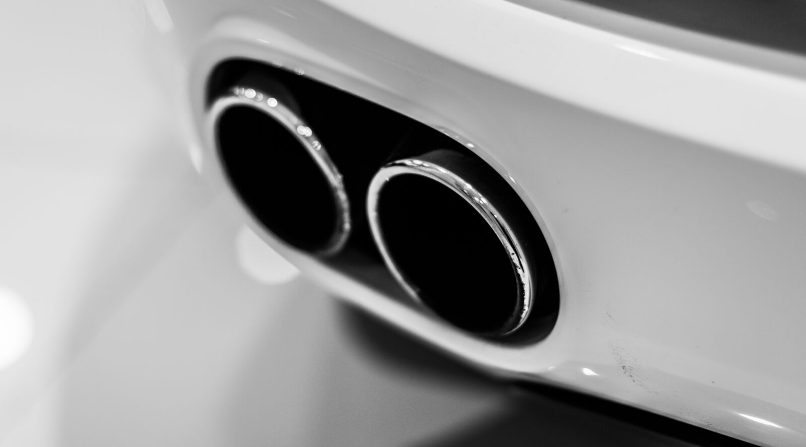 Canon EOS 70D + Canon EF 50mm F1.4 USM sample photo. Audi r8, r8, v8 photography