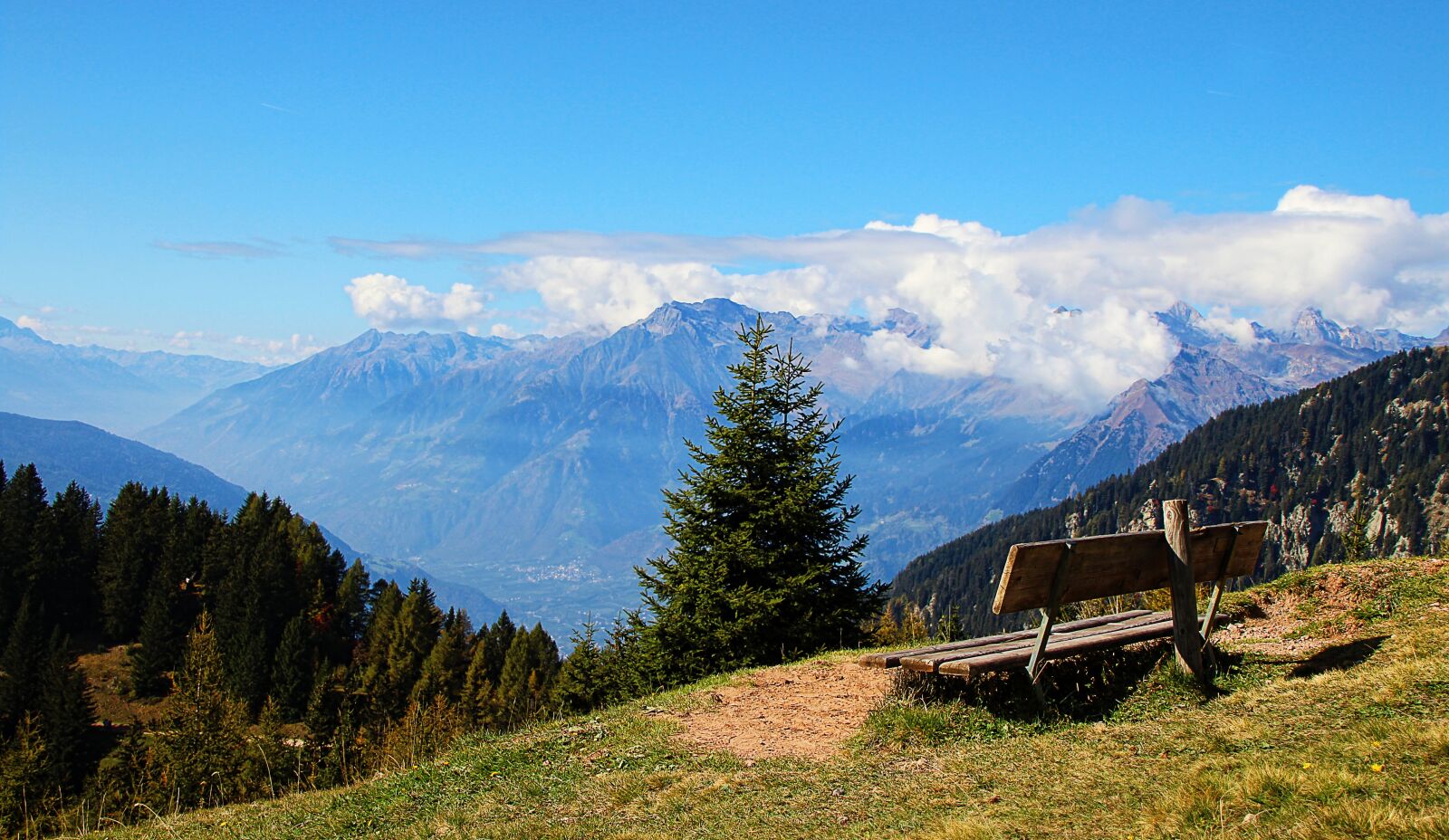Canon EOS 1300D (EOS Rebel T6 / EOS Kiss X80) sample photo. Mountains, panorama, view photography
