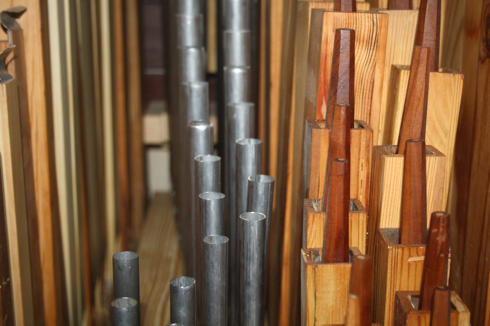 Canon EOS 1000D (EOS Digital Rebel XS / EOS Kiss F) sample photo. Pipes, organ, choir photography