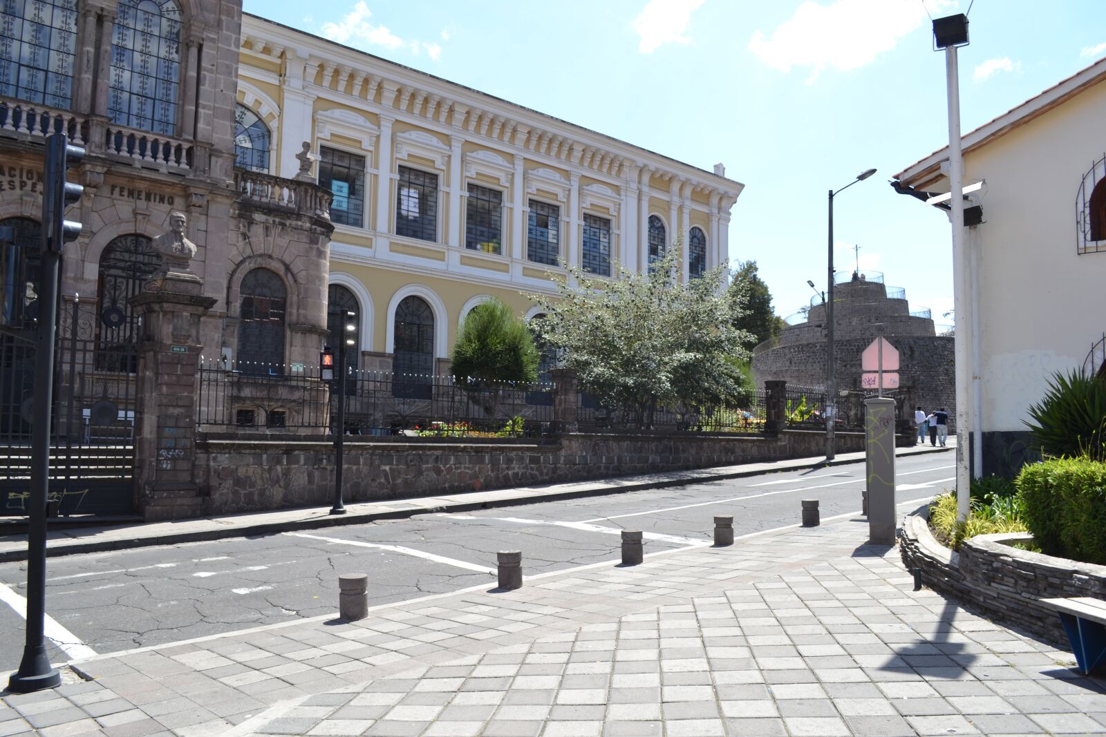 Nikon D3100 sample photo. Street, quito, ecuador photography