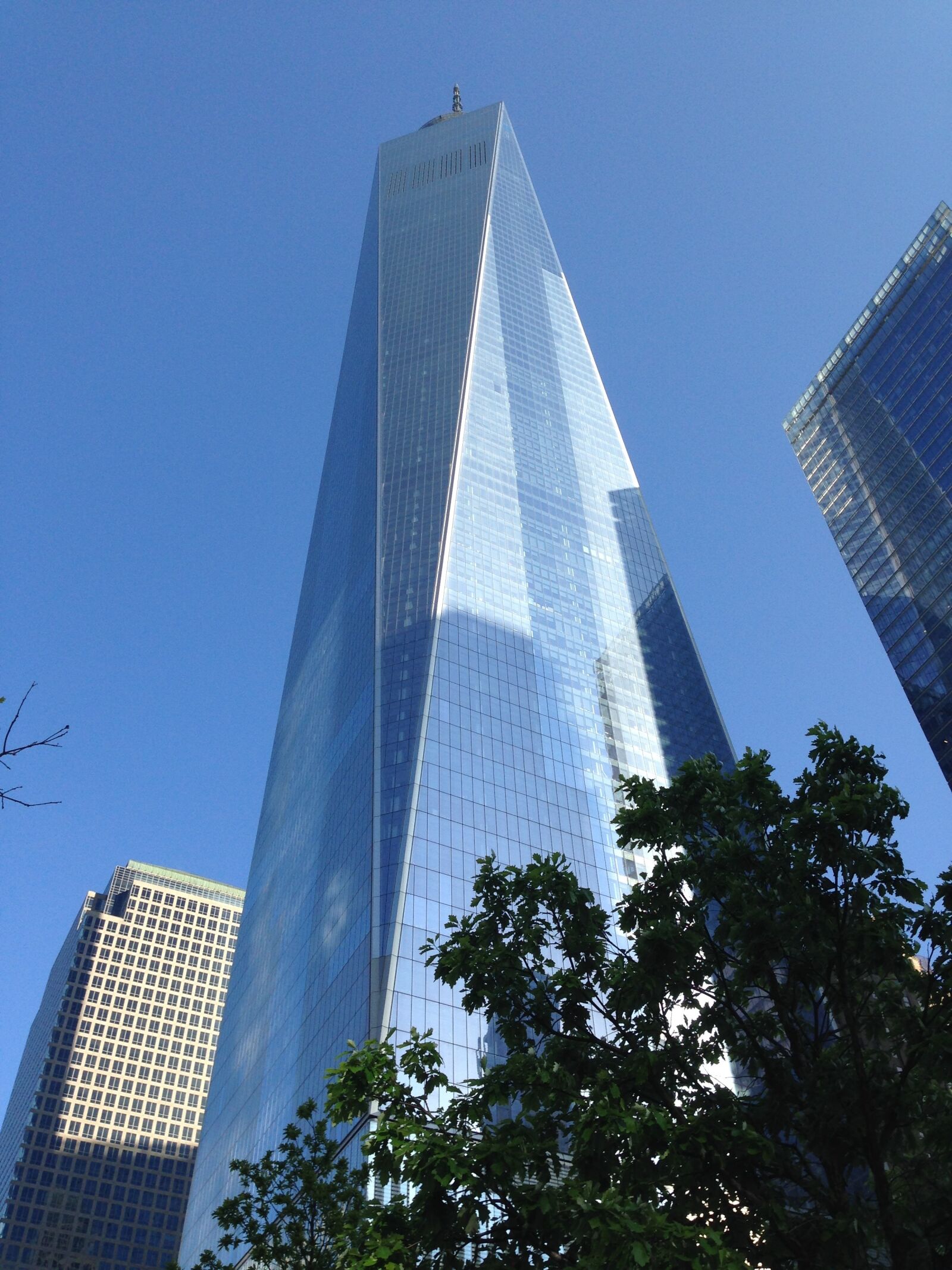 iPhone 5 back camera 4.12mm f/2.4 sample photo. One world trade center photography