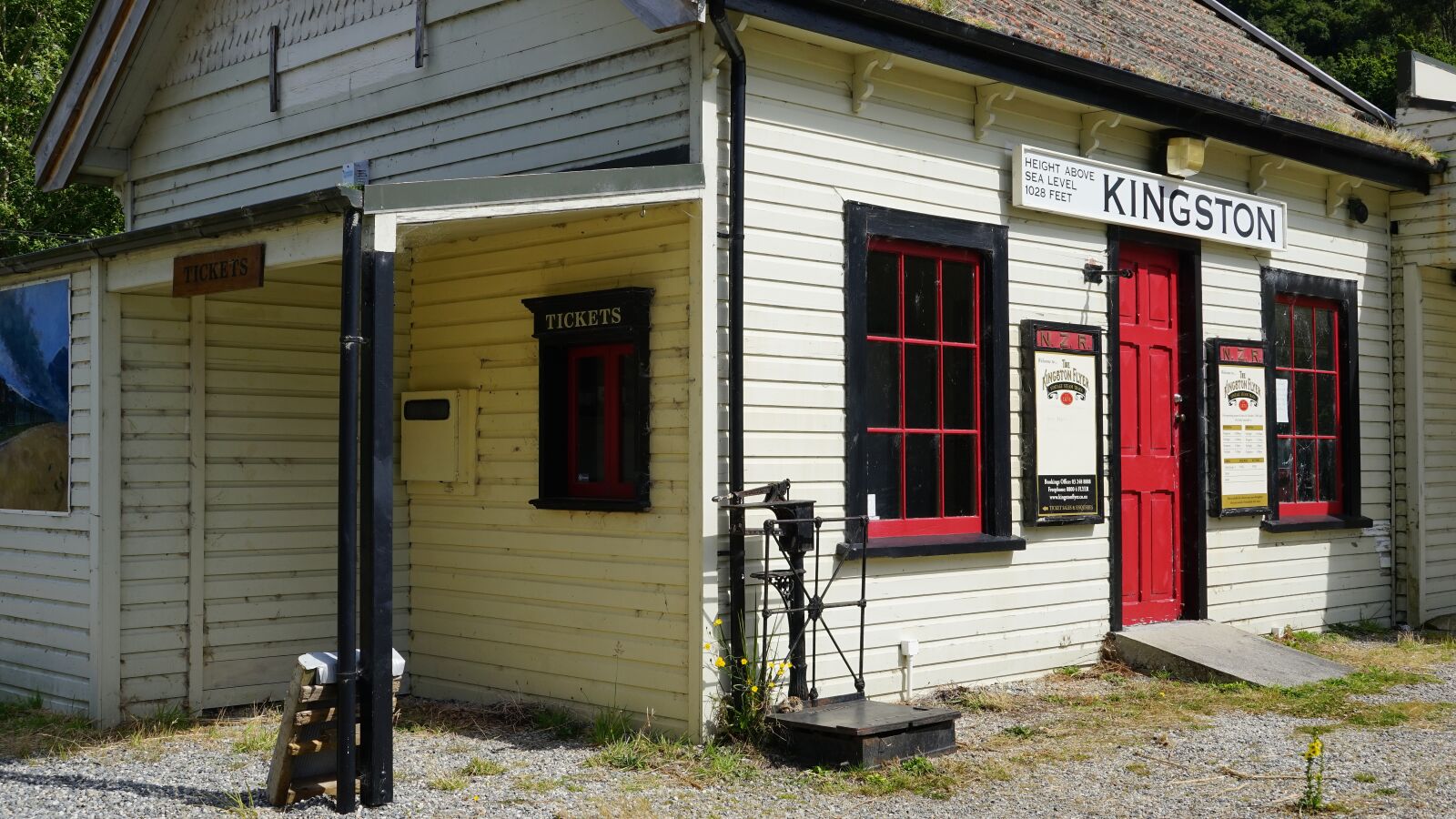 Sony a7 + Sony FE 24-240mm F3.5-6.3 OSS sample photo. Kingston, old railway station photography