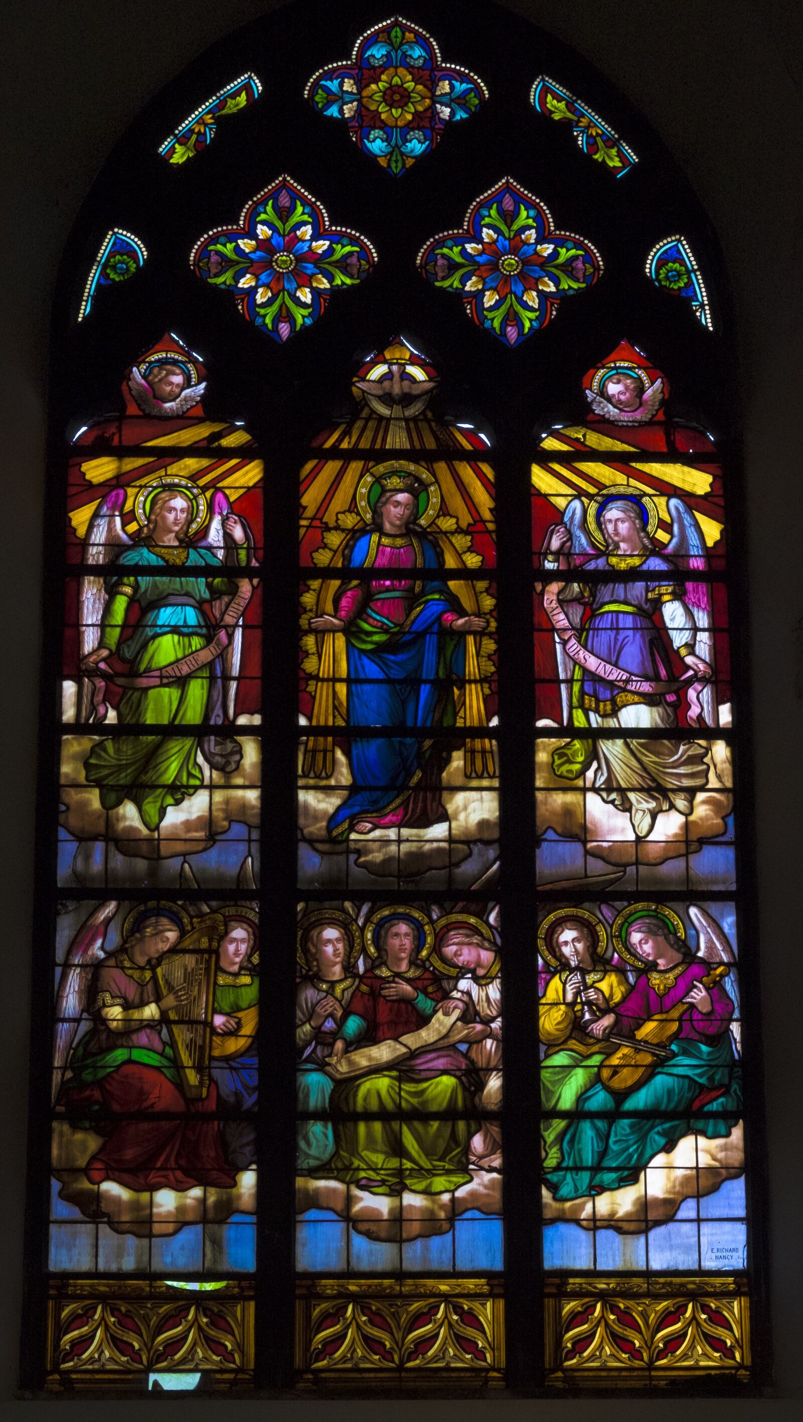 Fujifilm XF 35mm F2 R WR sample photo. Mons, church, stained glass photography