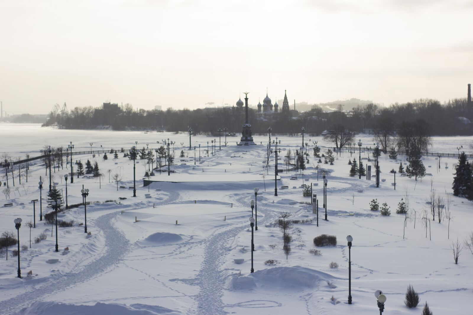 Canon EOS 550D (EOS Rebel T2i / EOS Kiss X4) sample photo. Yaroslavl, arrow, park photography