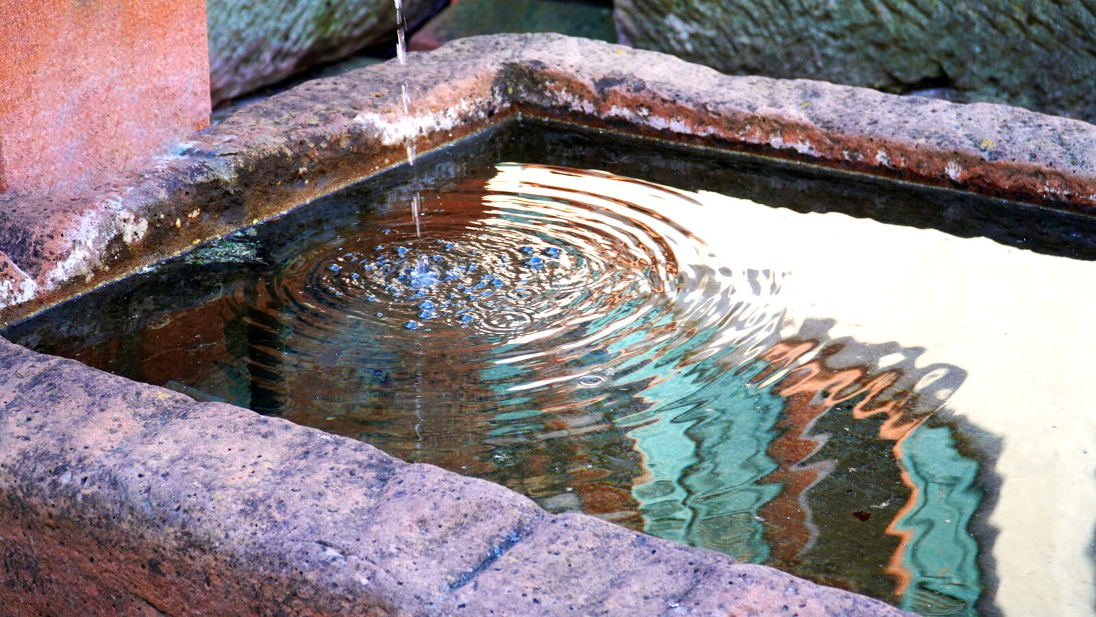 Sony E PZ 18-105mm F4 G OSS sample photo. Fountain, water, water fountain photography