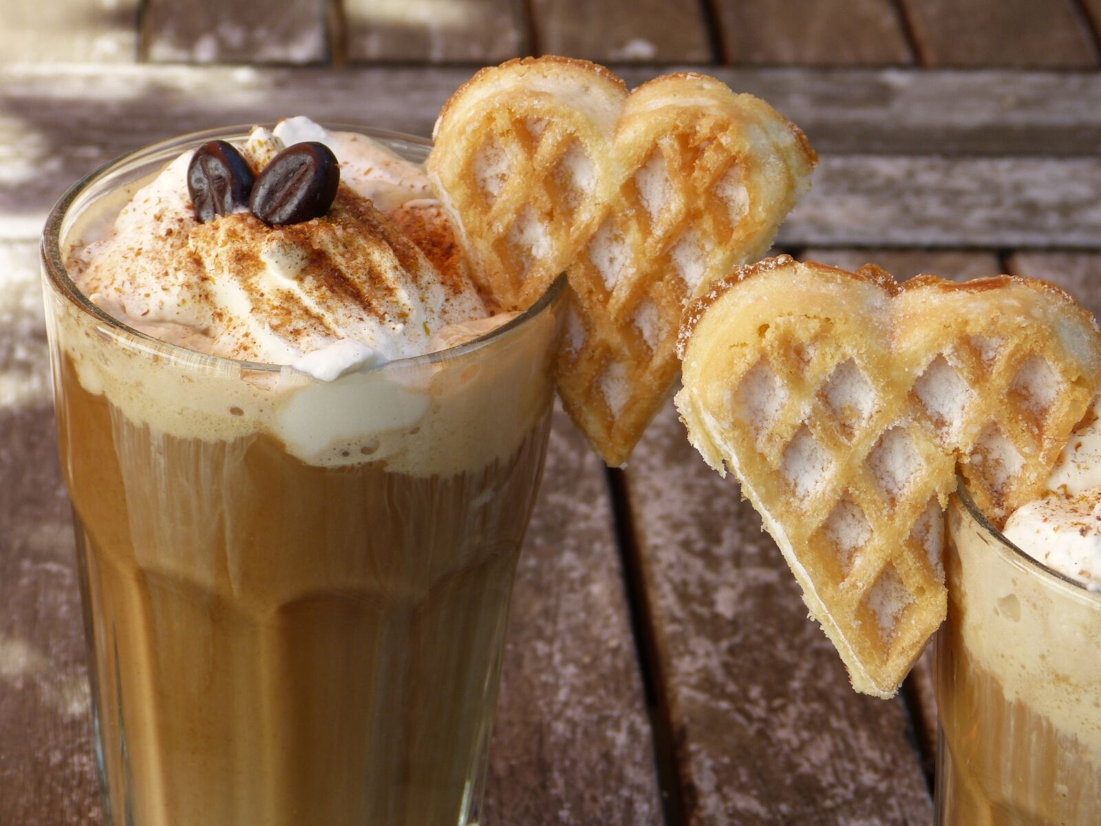 Panasonic Lumix DMC-FZ150 sample photo. Iced coffee, coffee, ice photography
