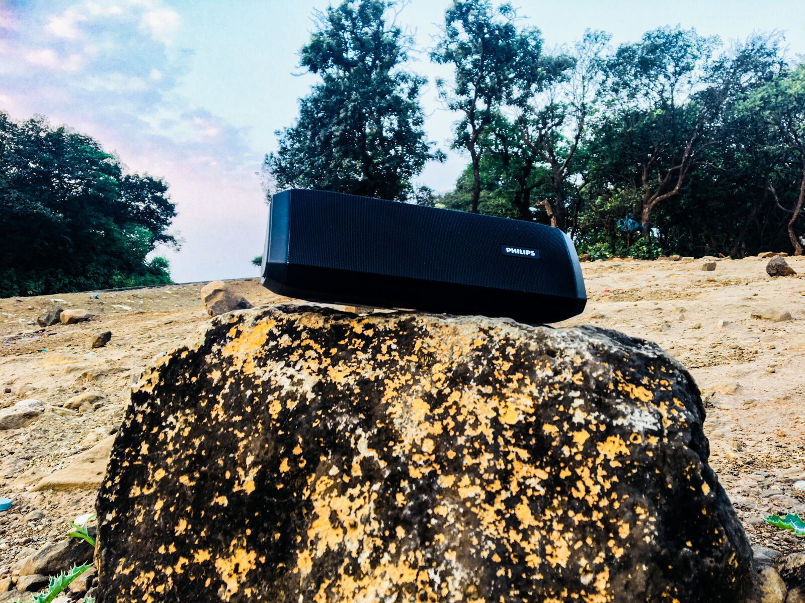 iPhone 6s back camera 4.15mm f/2.2 sample photo. Philips, rockyscape, sound photography