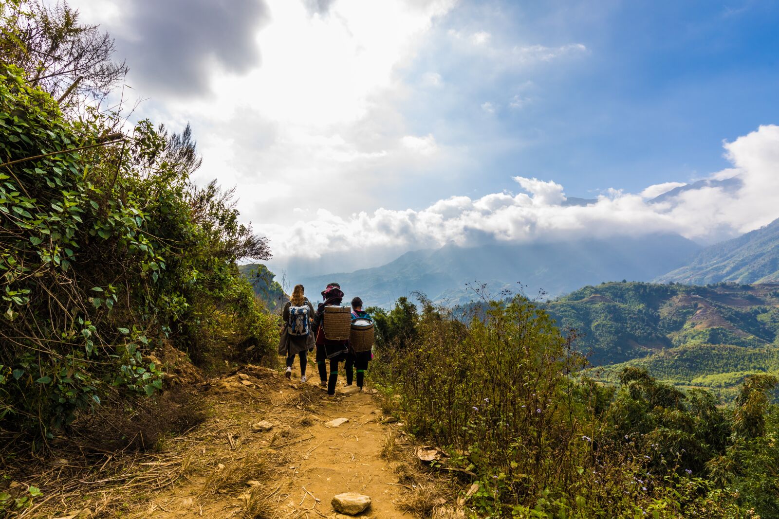 Canon EF 16-35mm F4L IS USM sample photo. Vietnam, sapa, north vietnam photography