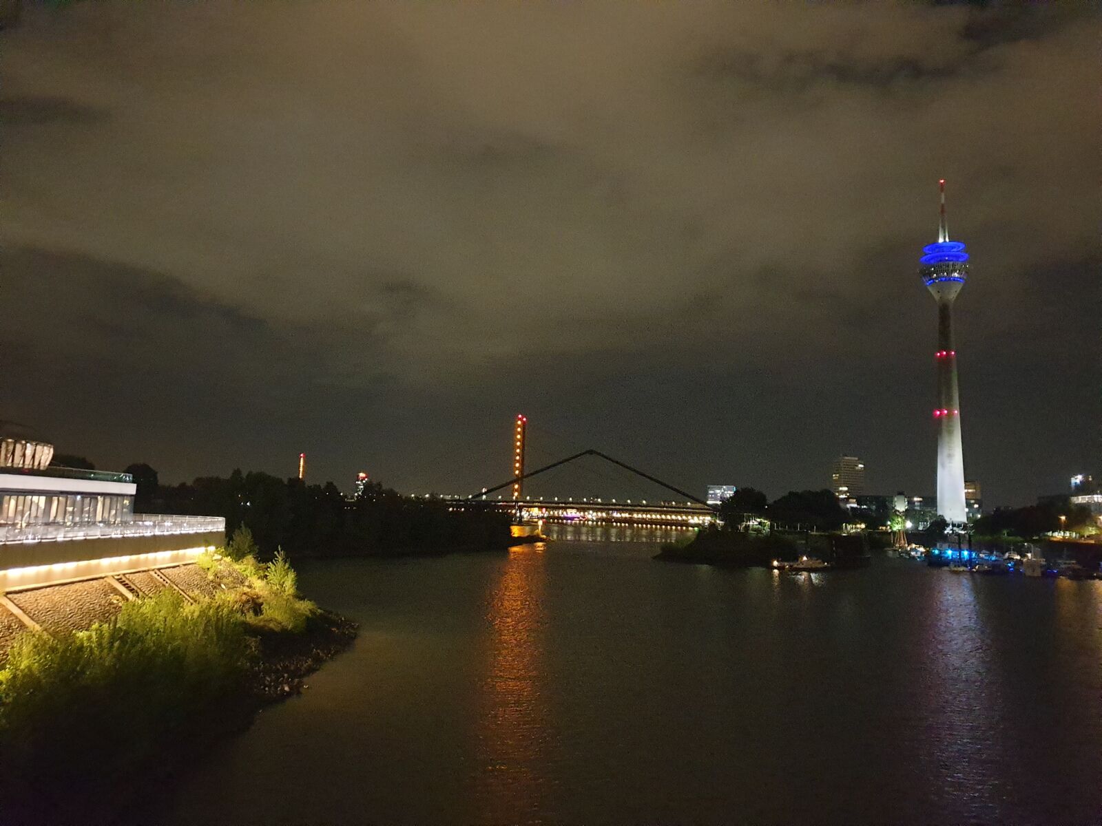 Samsung Galaxy S9 sample photo. Night, sky, city photography