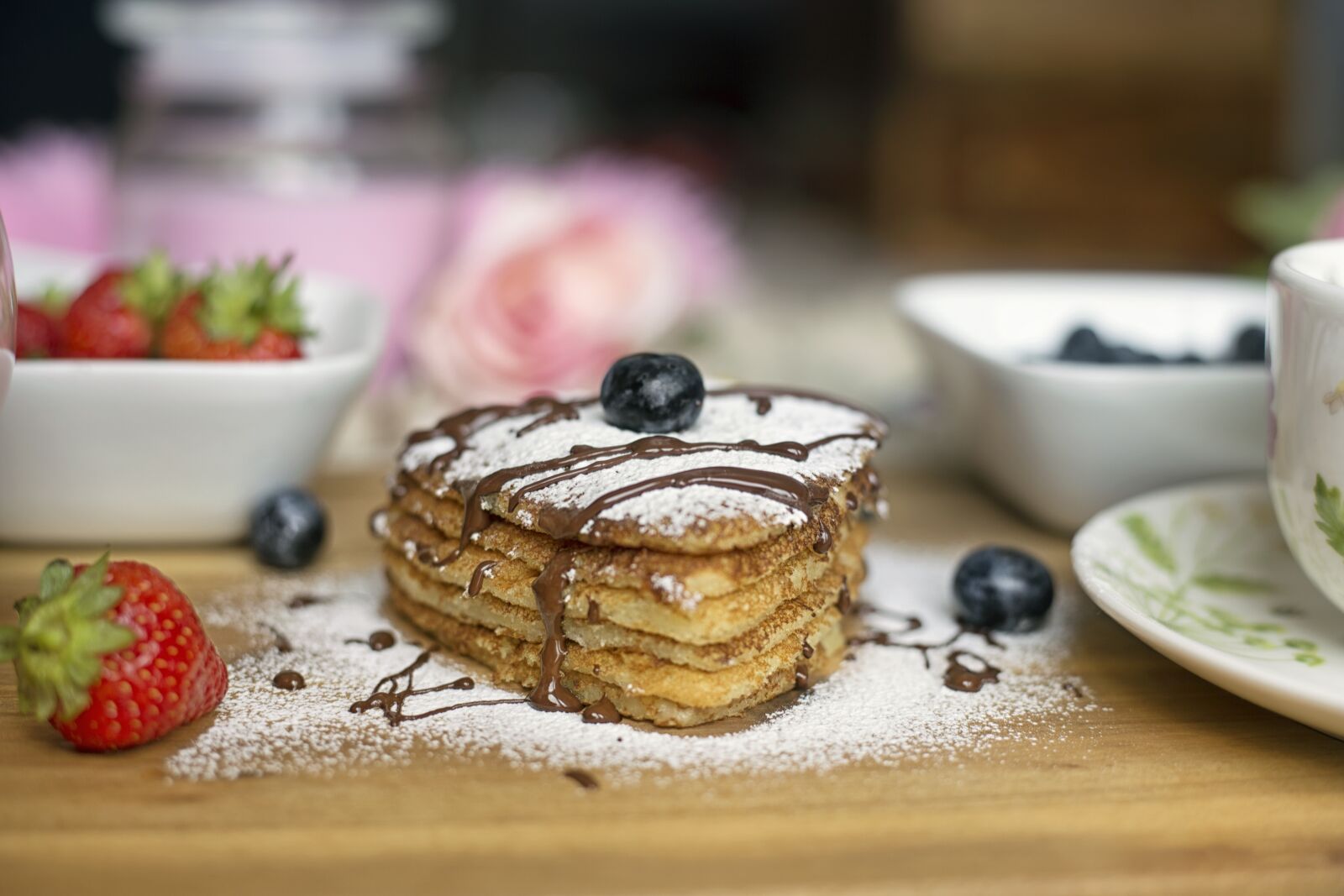 Canon EOS 6D + Canon EF 50mm F1.8 STM sample photo. Pancake, heart, food photography
