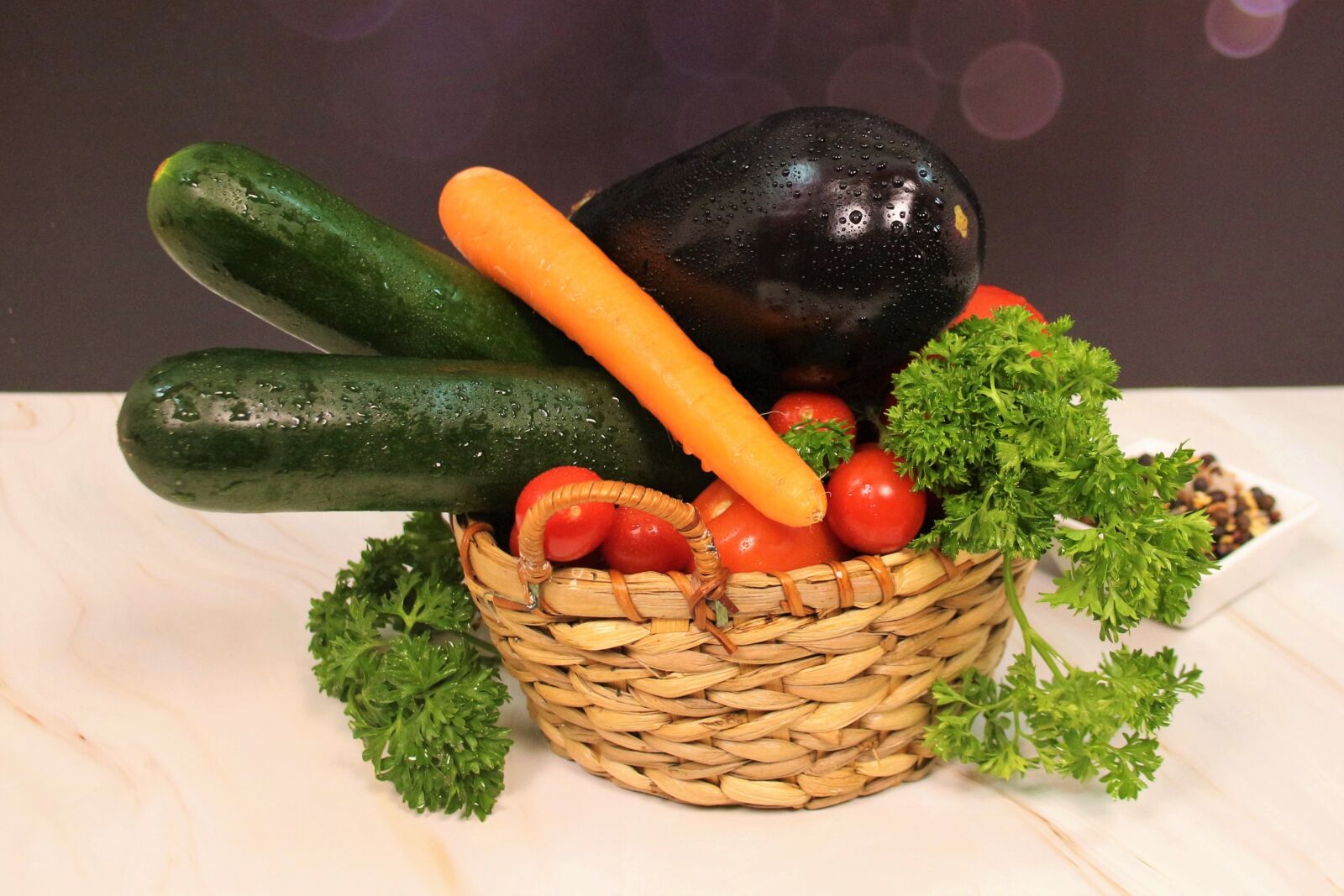 Canon EOS 700D (EOS Rebel T5i / EOS Kiss X7i) sample photo. Vegetables, basket, food photography