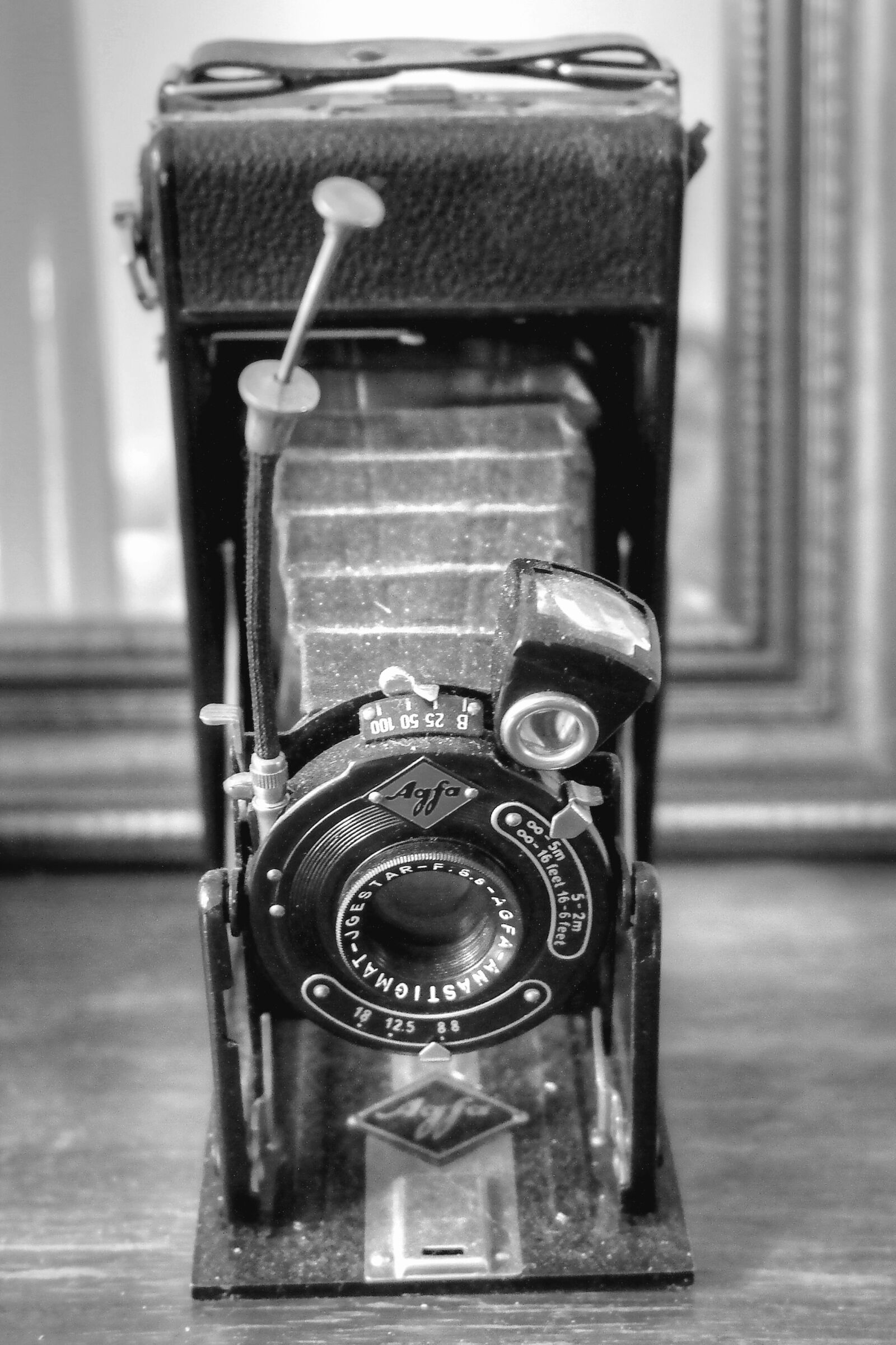 Samsung NX2000 sample photo. Antique, old, retro photography