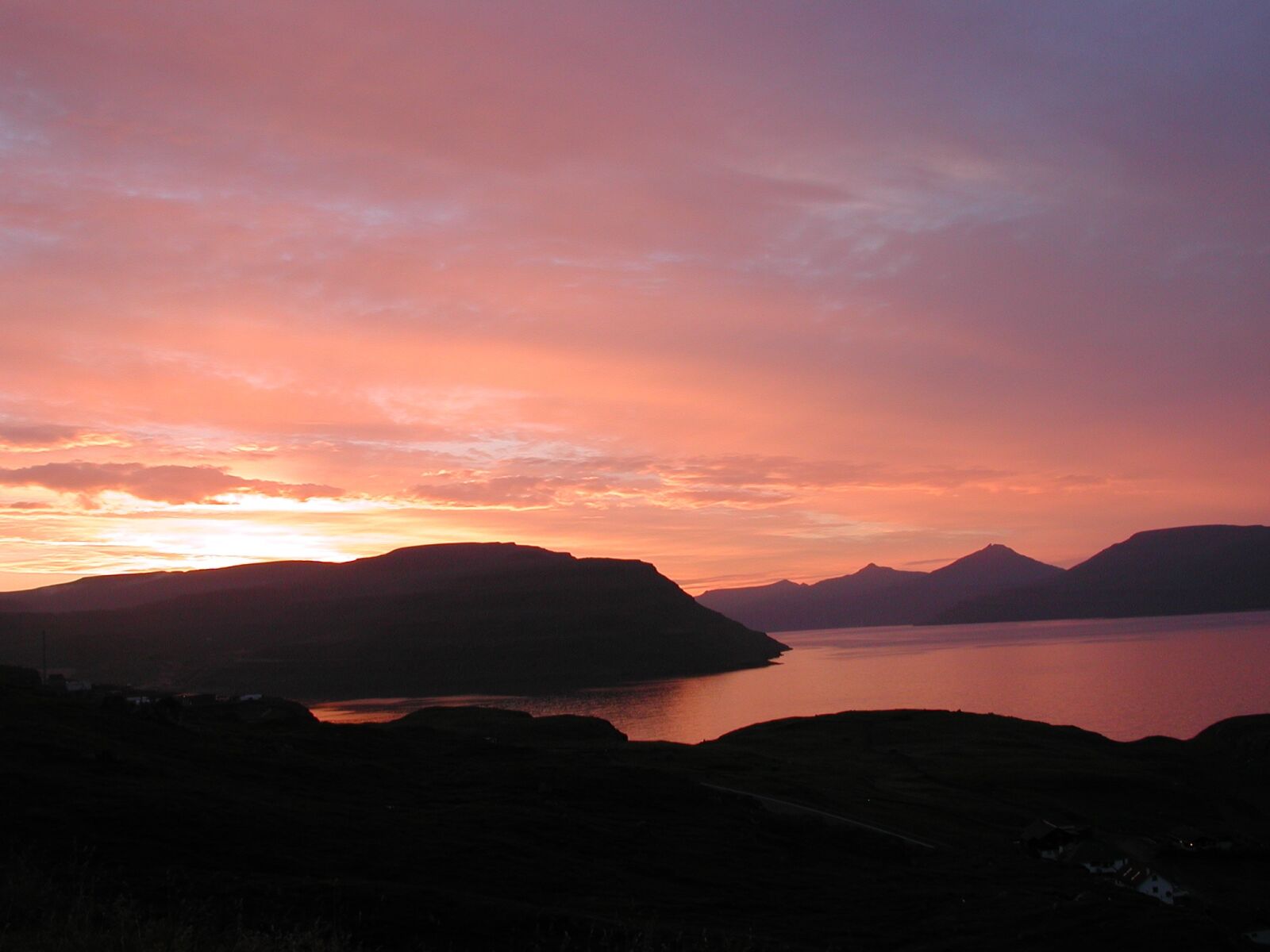 Nikon E990 sample photo. Faroe islands, sunset, summer photography