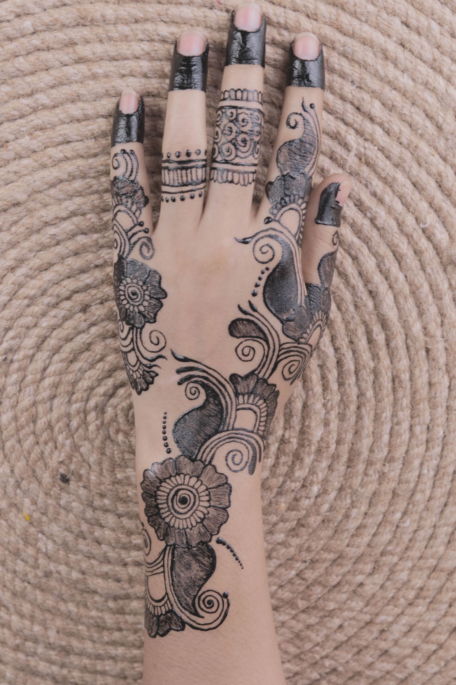 Canon EOS 80D sample photo. Henna, hands, mehendi photography