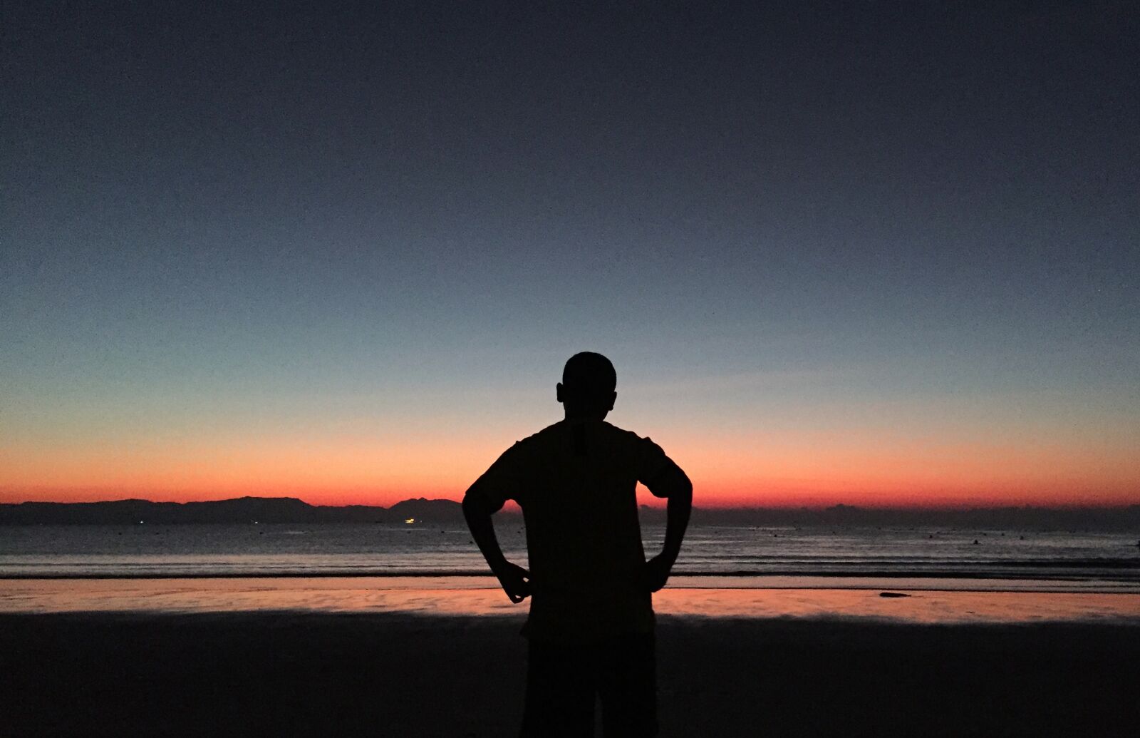 iPhone 6 back camera 4.15mm f/2.2 sample photo. Sea, sunrise, sun photography