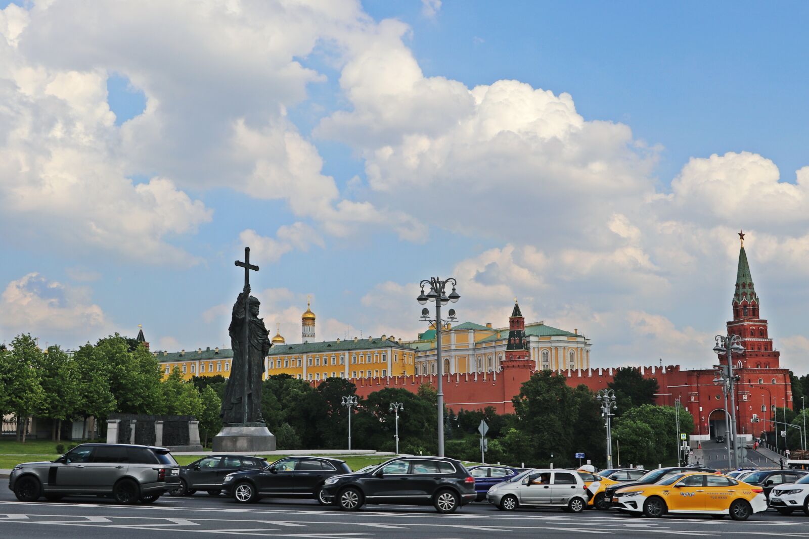 Canon EF-S 18-135mm F3.5-5.6 IS STM sample photo. Moscow, capital, the kremlin photography