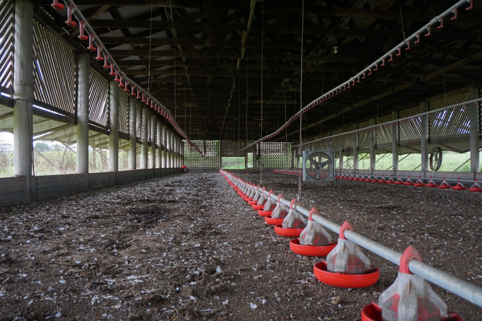 Sony E 16-50mm F3.5-5.6 PZ OSS sample photo. Barn, feeders, farm photography
