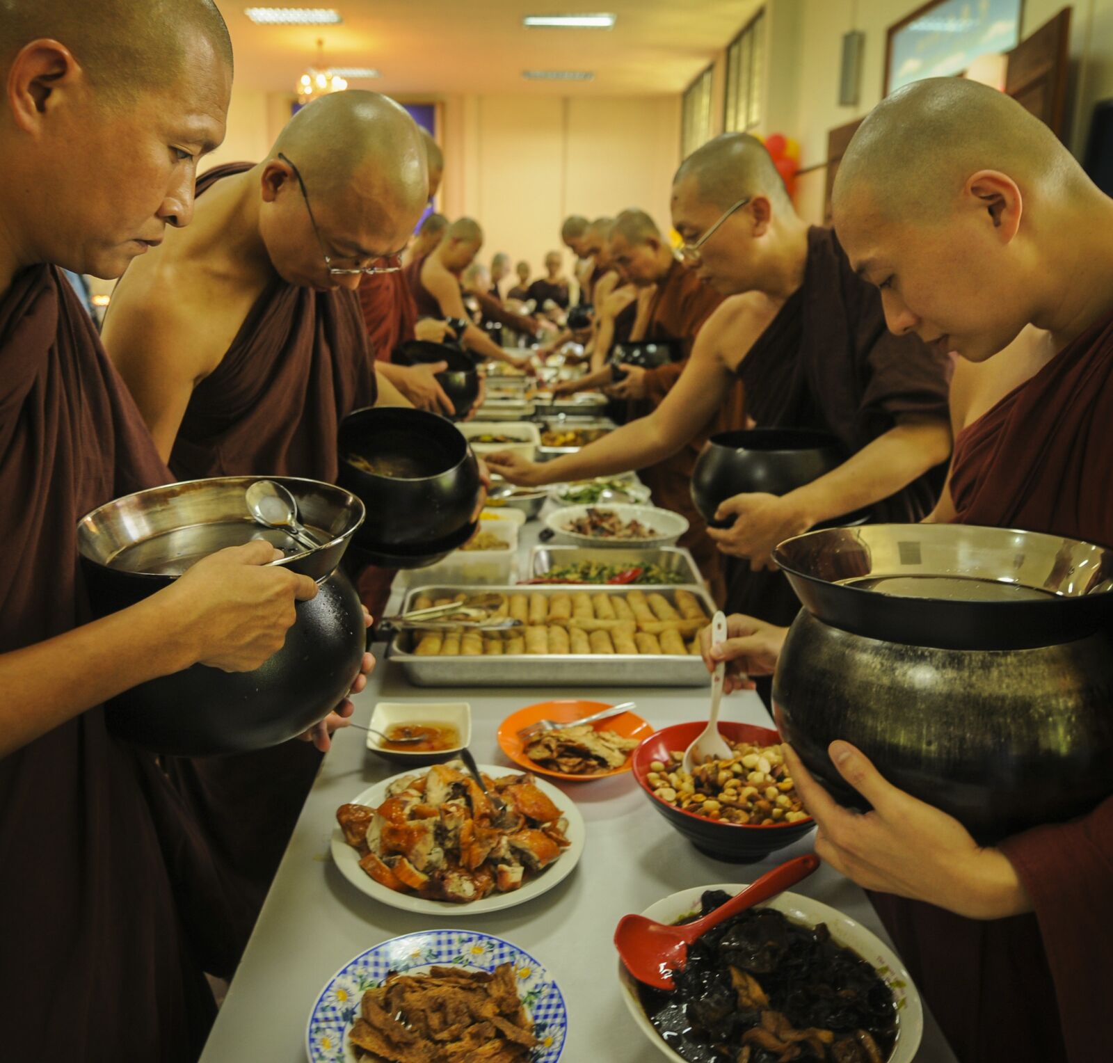 Nikon D3 sample photo. Theravada buddhism, monks having photography