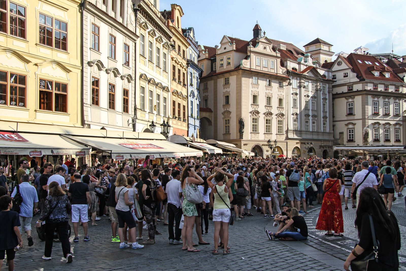Canon EOS 7D sample photo. Crowd, group of people photography