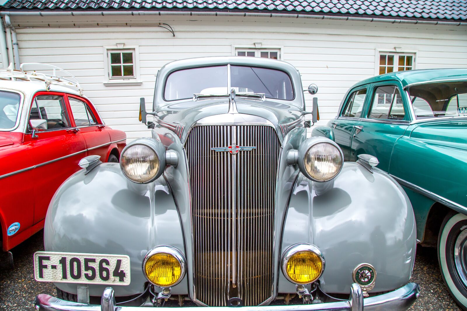 Canon EOS 6D + Canon EF 24-105mm F4L IS USM sample photo. Gray, signs, car photography