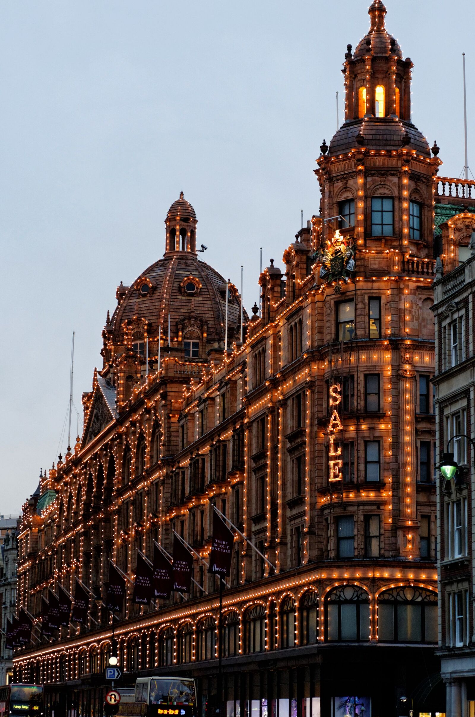 Nikon D300 sample photo. Store, harrods, london photography