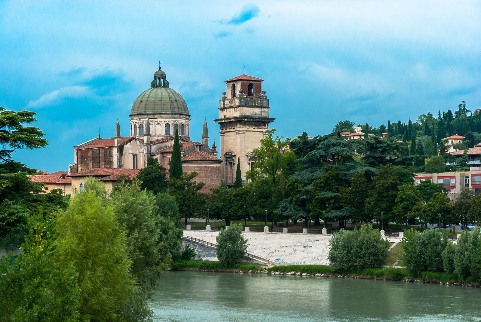 Nikon D80 sample photo. Verona, the sun, holidays photography
