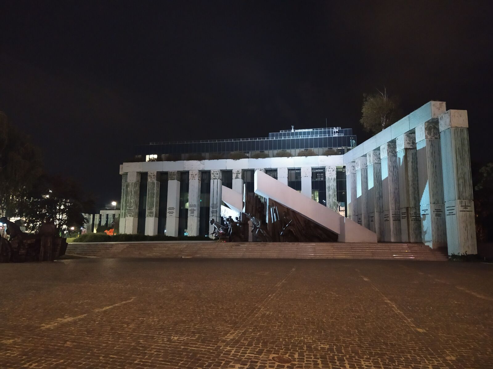 Xiaomi Redmi Note 7 sample photo. Warsaw, poland, the monument photography