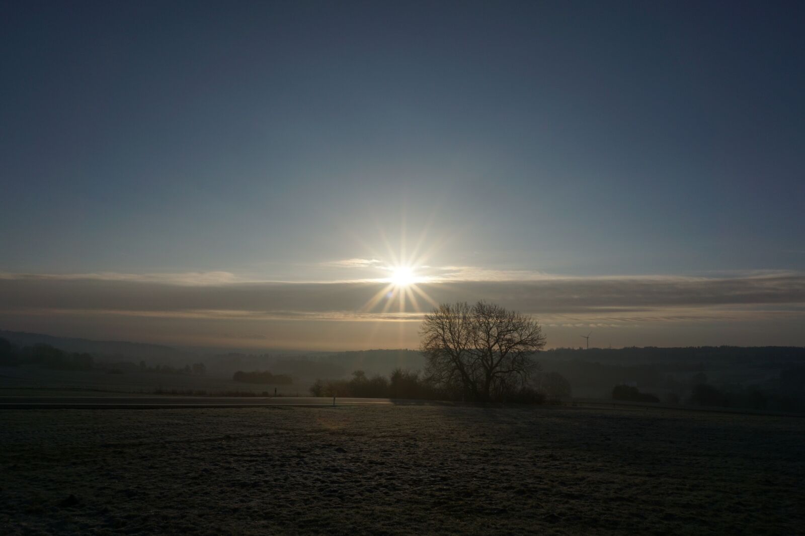 Sony E 16-50mm F3.5-5.6 PZ OSS sample photo. Sun, dawn, landscape photography