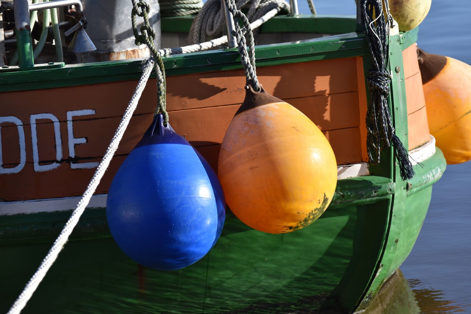 Nikon D5600 sample photo. Ship, maritime, fender photography