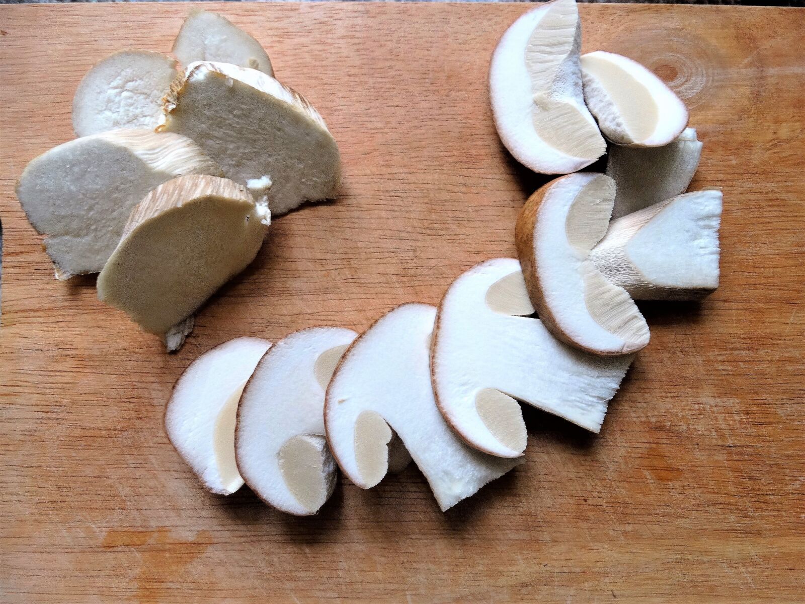 Sony Cyber-shot DSC-HX300 sample photo. Mushrooms, white mushroom, slicing photography