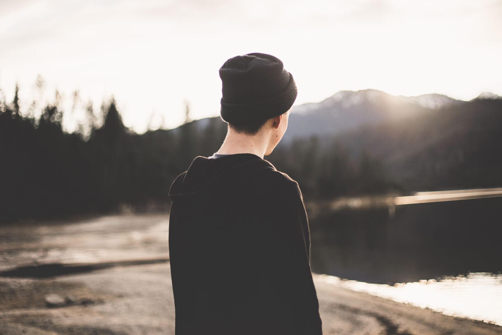 Canon EOS 6D + Canon EF 50mm F1.8 STM sample photo. Alone, beanie, boy, calm photography