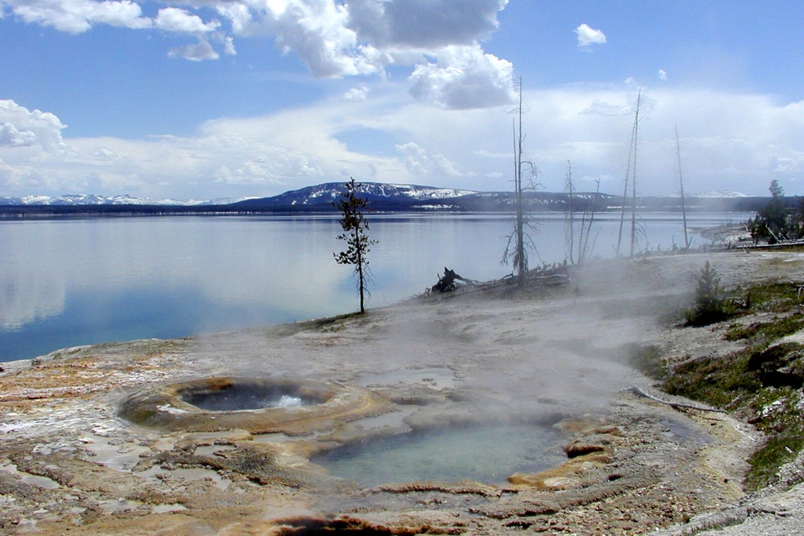 Olympus C2100UZ sample photo. Yellowstone lake, wyoming, water photography