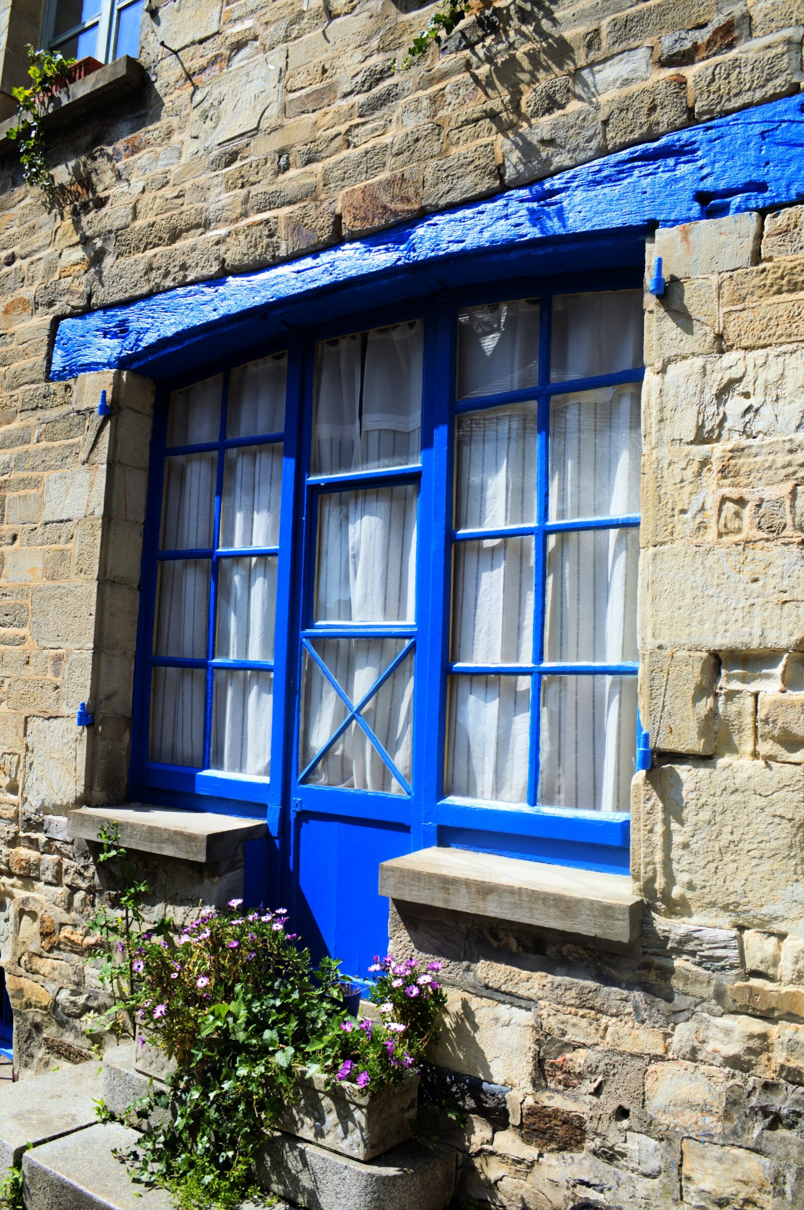 Nikon D3200 sample photo. Window, old, lane photography