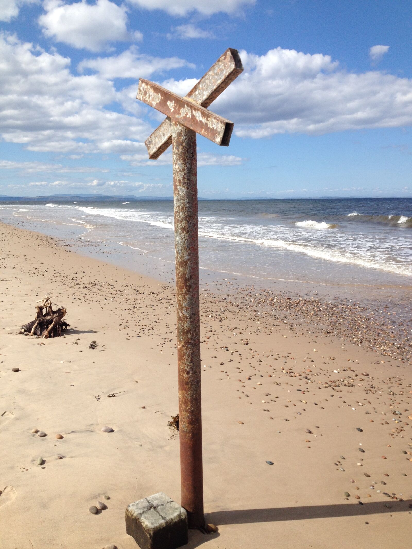 iPhone 4S back camera 4.28mm f/2.4 sample photo. Beach, sand, seashore photography
