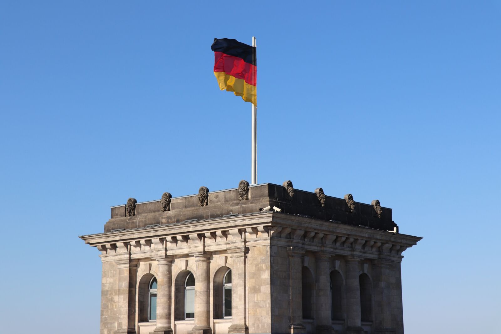 Canon EOS 77D (EOS 9000D / EOS 770D) sample photo. Bundestag, reichstag, berlin photography