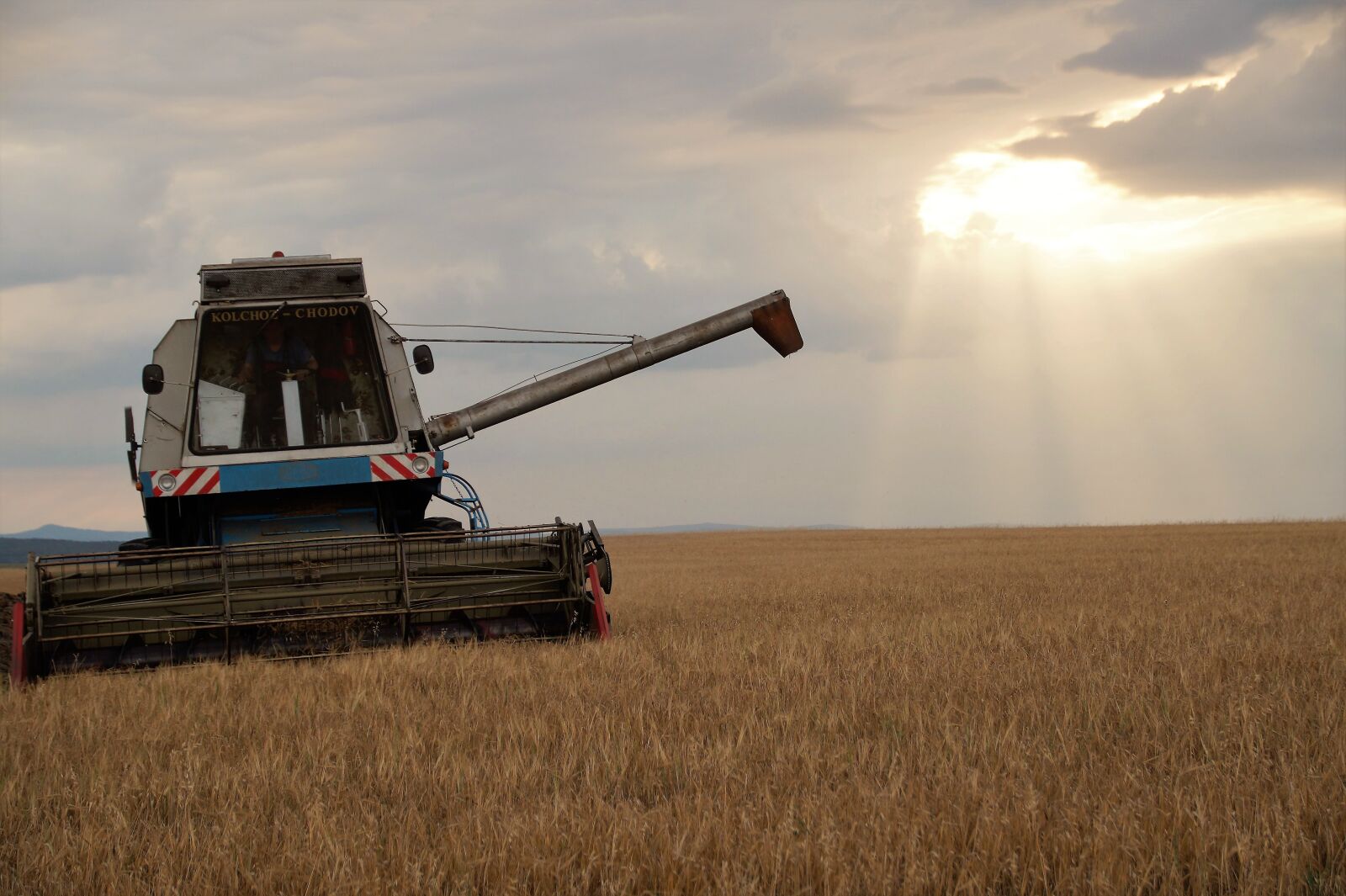 Sony SLT-A58 sample photo. Harvester, harvest, grain photography