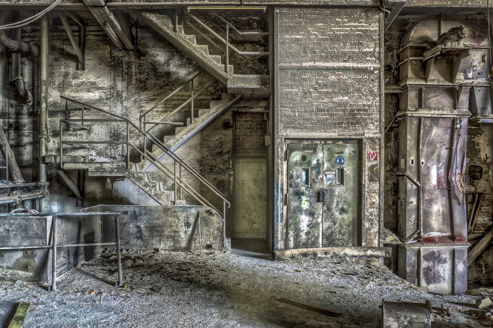 Olympus OM-D E-M10 sample photo. Lost places, factory, pforphoto photography