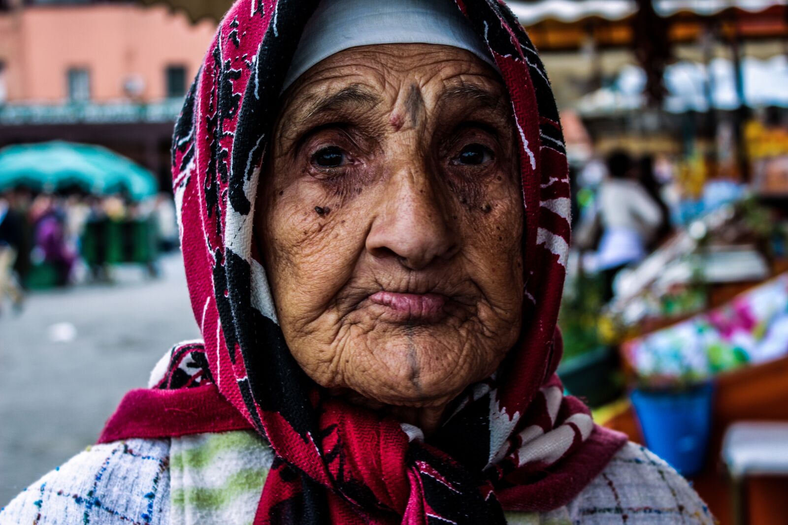 Canon EOS 100D (EOS Rebel SL1 / EOS Kiss X7) sample photo. Old woman, morocco, marrakech photography