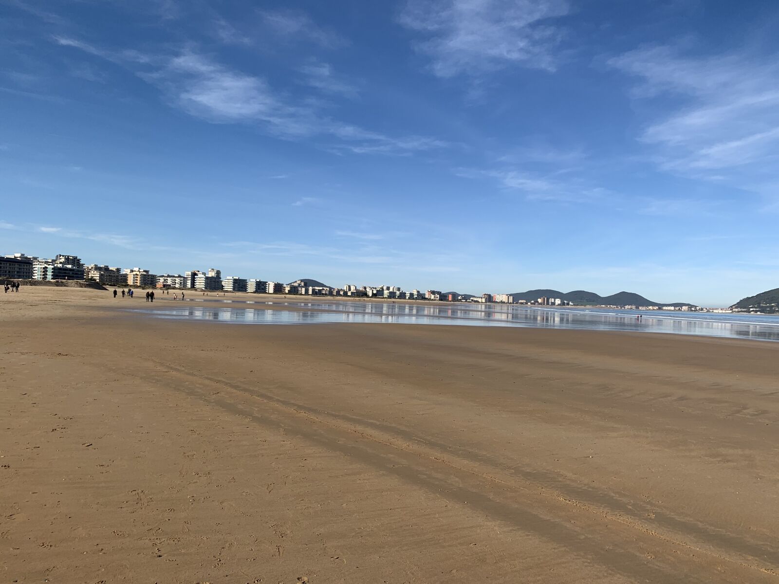 iPhone XS Max back dual camera 4.25mm f/1.8 sample photo. Laredo, beach, walk photography