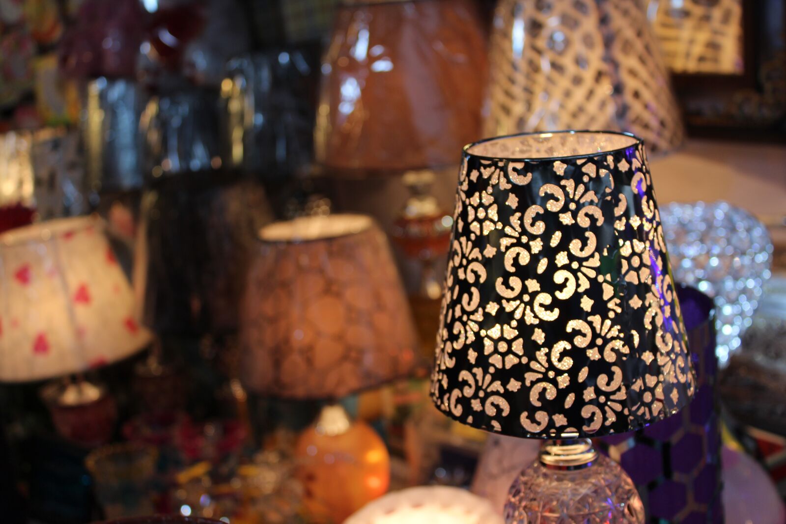 Canon EOS 700D (EOS Rebel T5i / EOS Kiss X7i) sample photo. Lamp, bedside lamp, lampshade photography