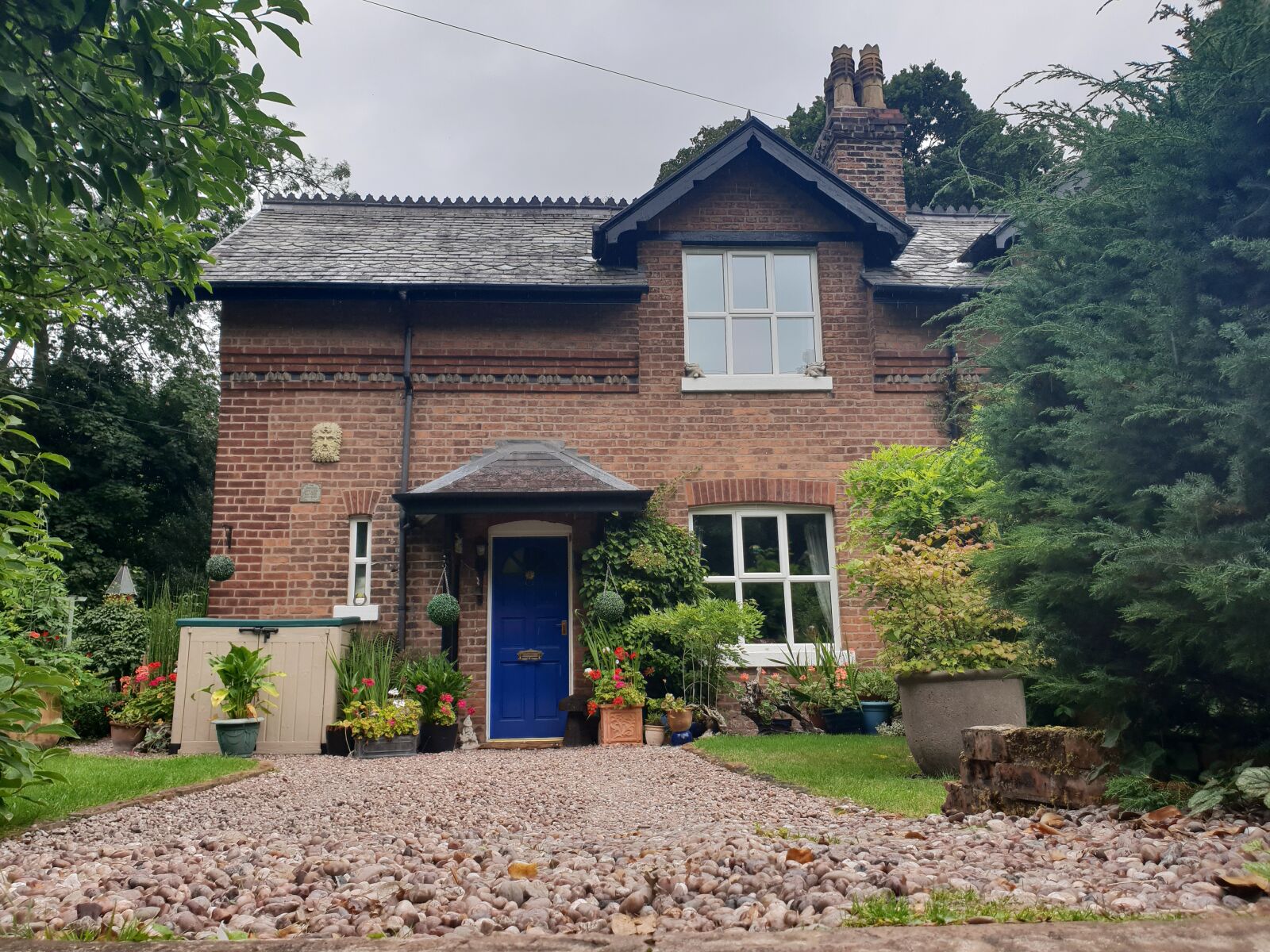 Samsung Galaxy S9+ sample photo. House, facade, garden photography