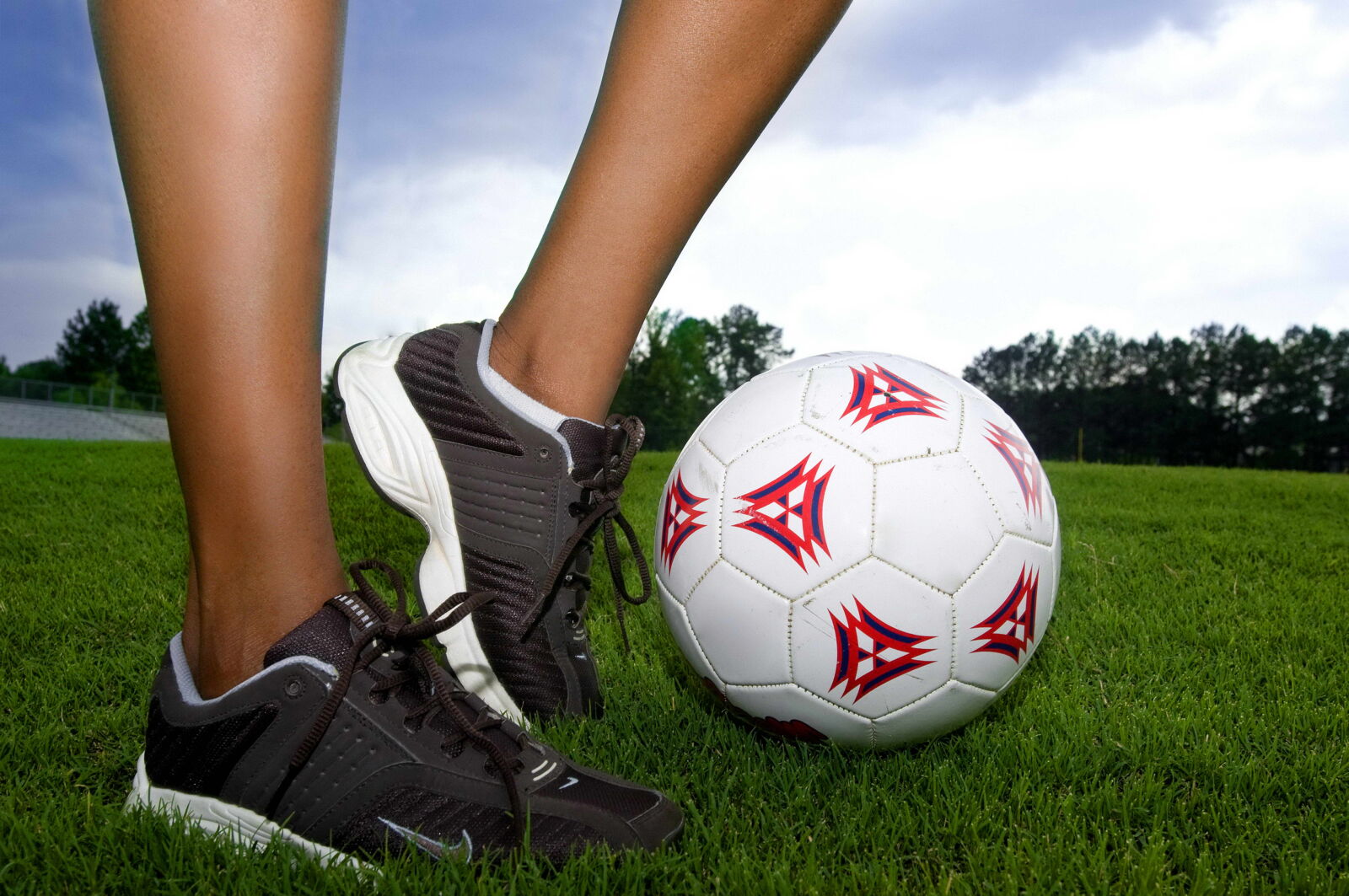 Nikon D300 sample photo. Young woman, game, soccer photography