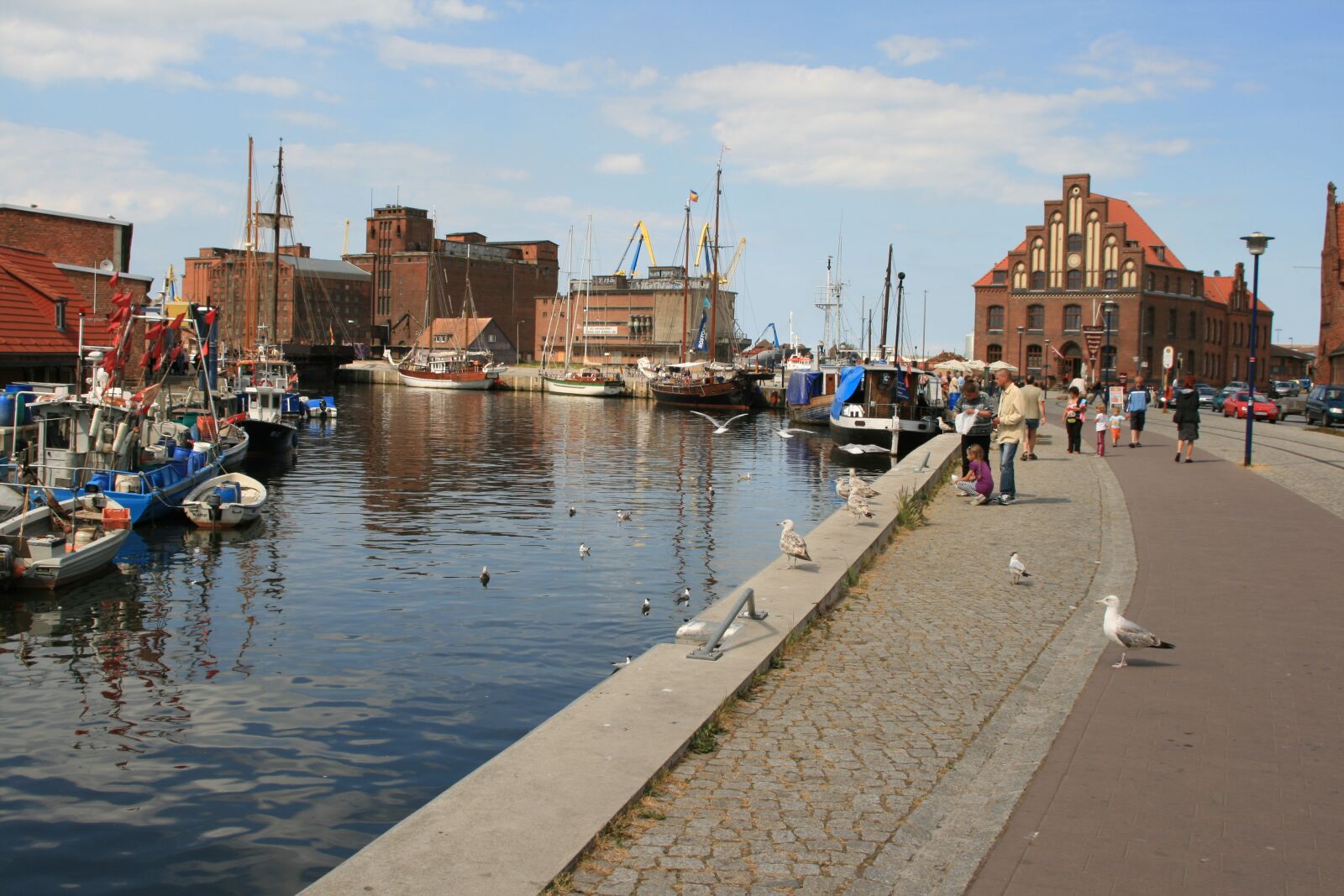 Canon EOS 400D (EOS Digital Rebel XTi / EOS Kiss Digital X) sample photo. Port, wismar, maritime photography