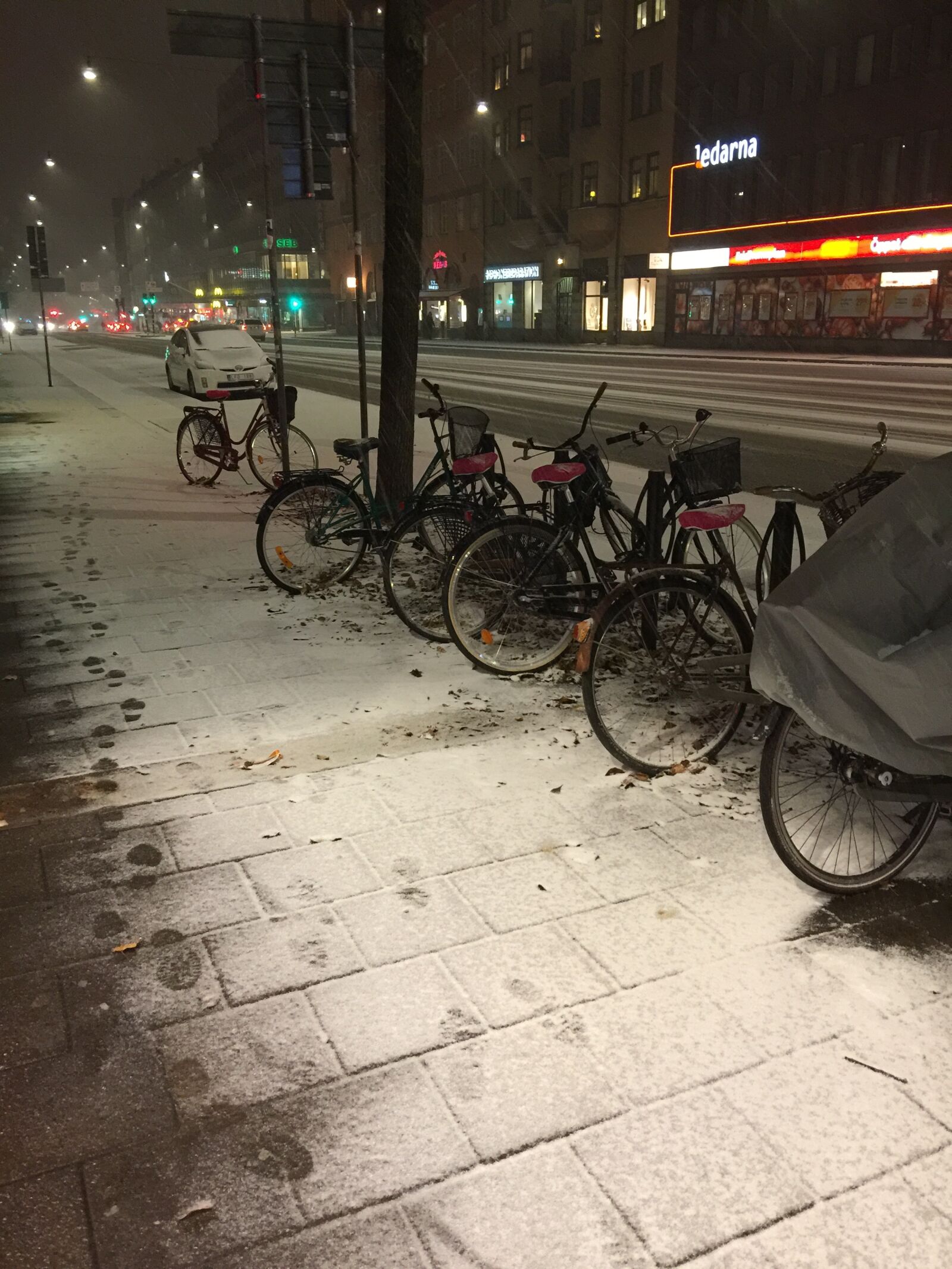 iPhone 6 Plus back camera 4.15mm f/2.2 sample photo. Bicycle parking is available photography