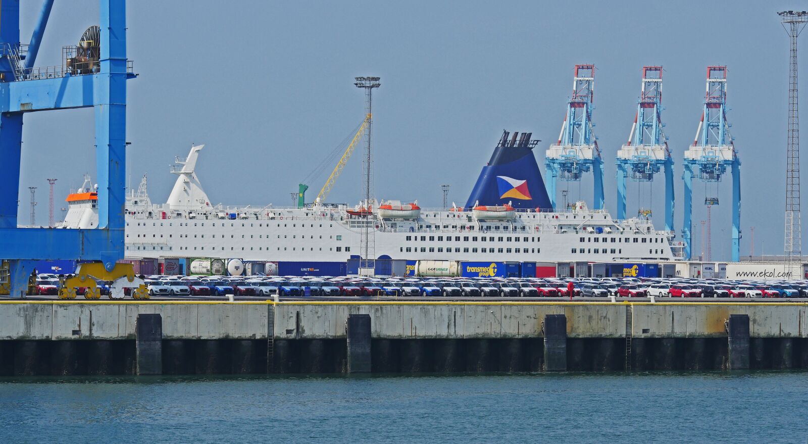 Panasonic Lumix DMC-GX8 sample photo. Seaport, zeebrugge, kai photography