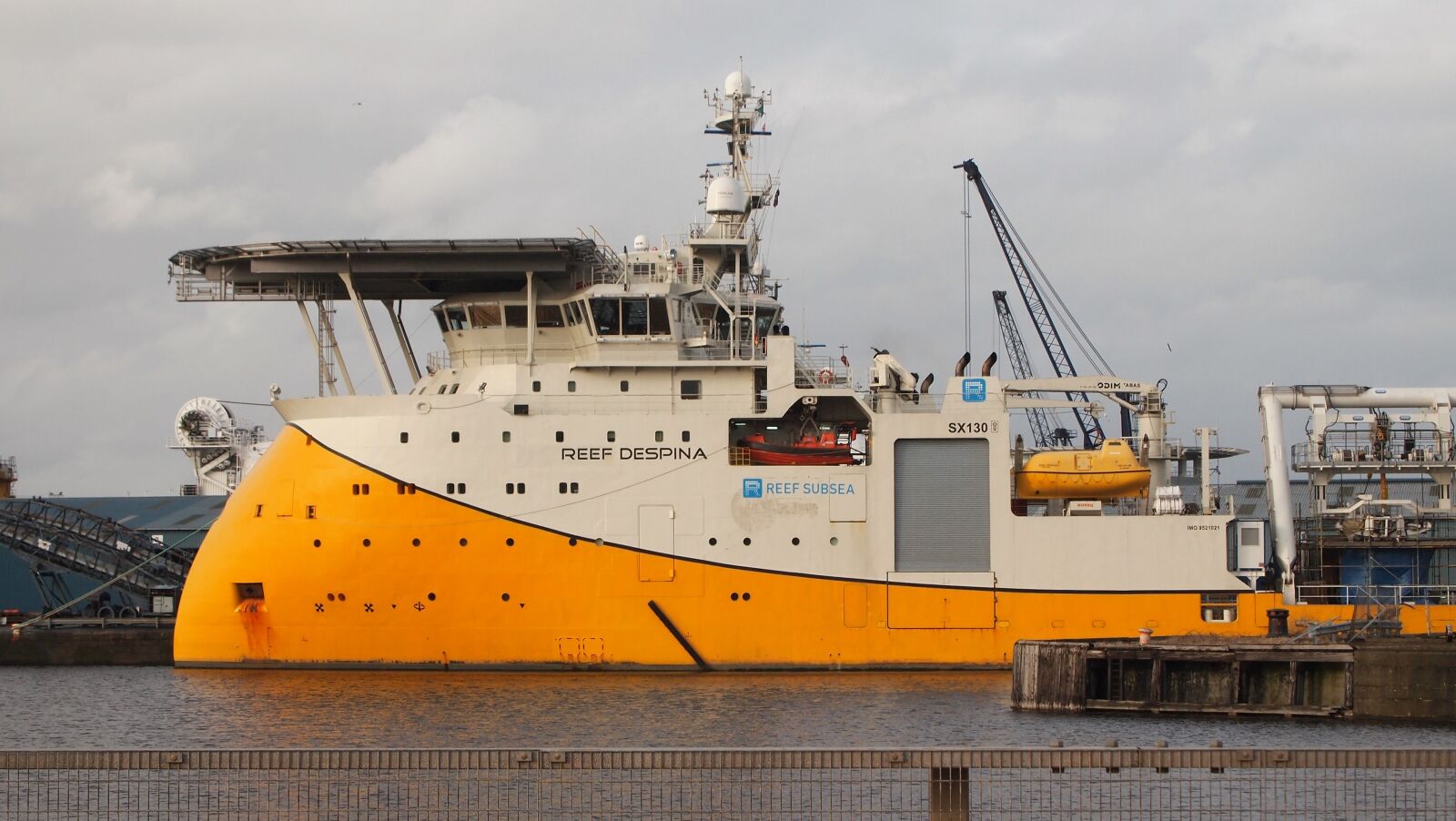 Olympus PEN E-PL1 sample photo. Ship, port, edinburgh photography