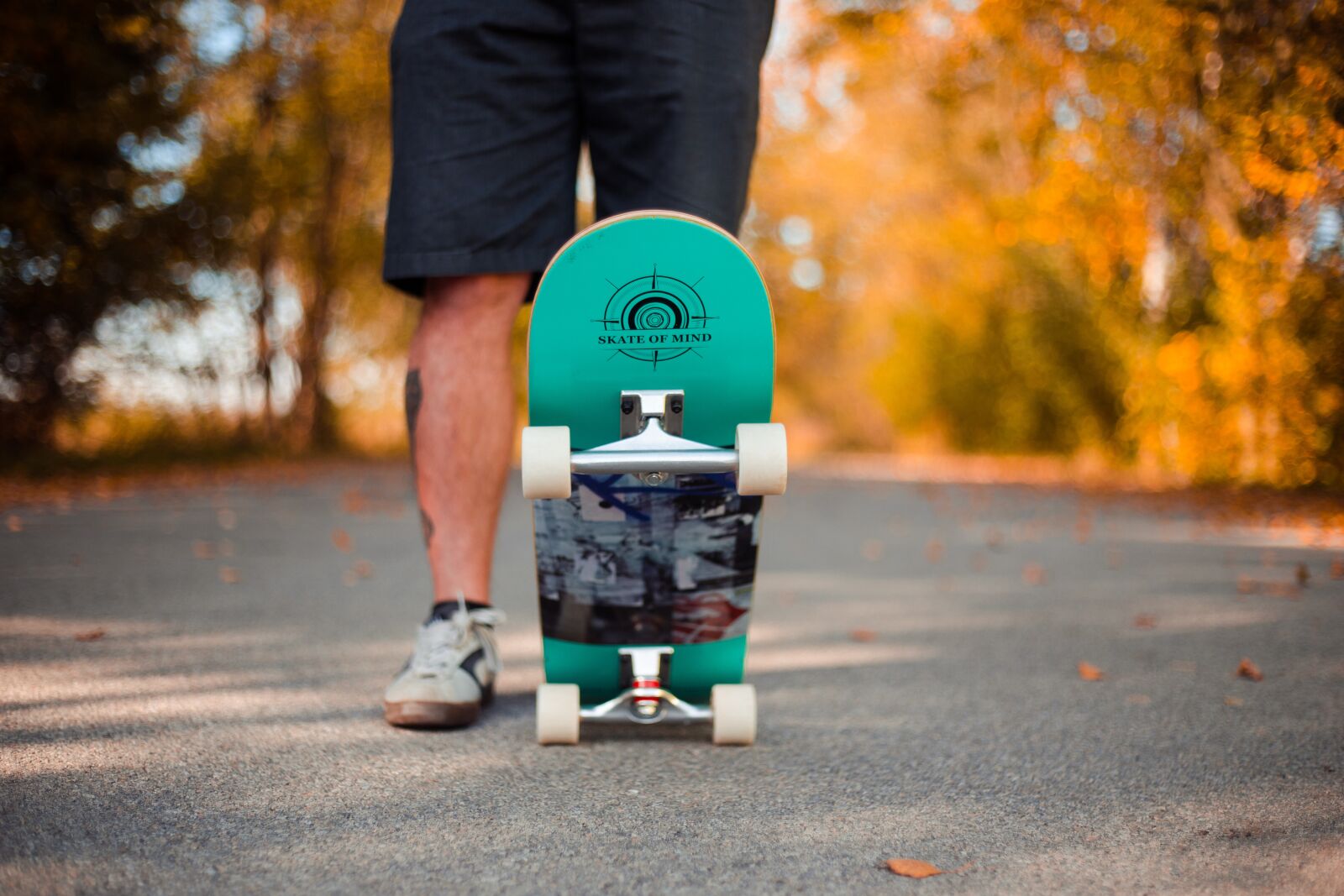 Canon EF 50mm F1.8 II sample photo. Skateboard, man, autumn photography