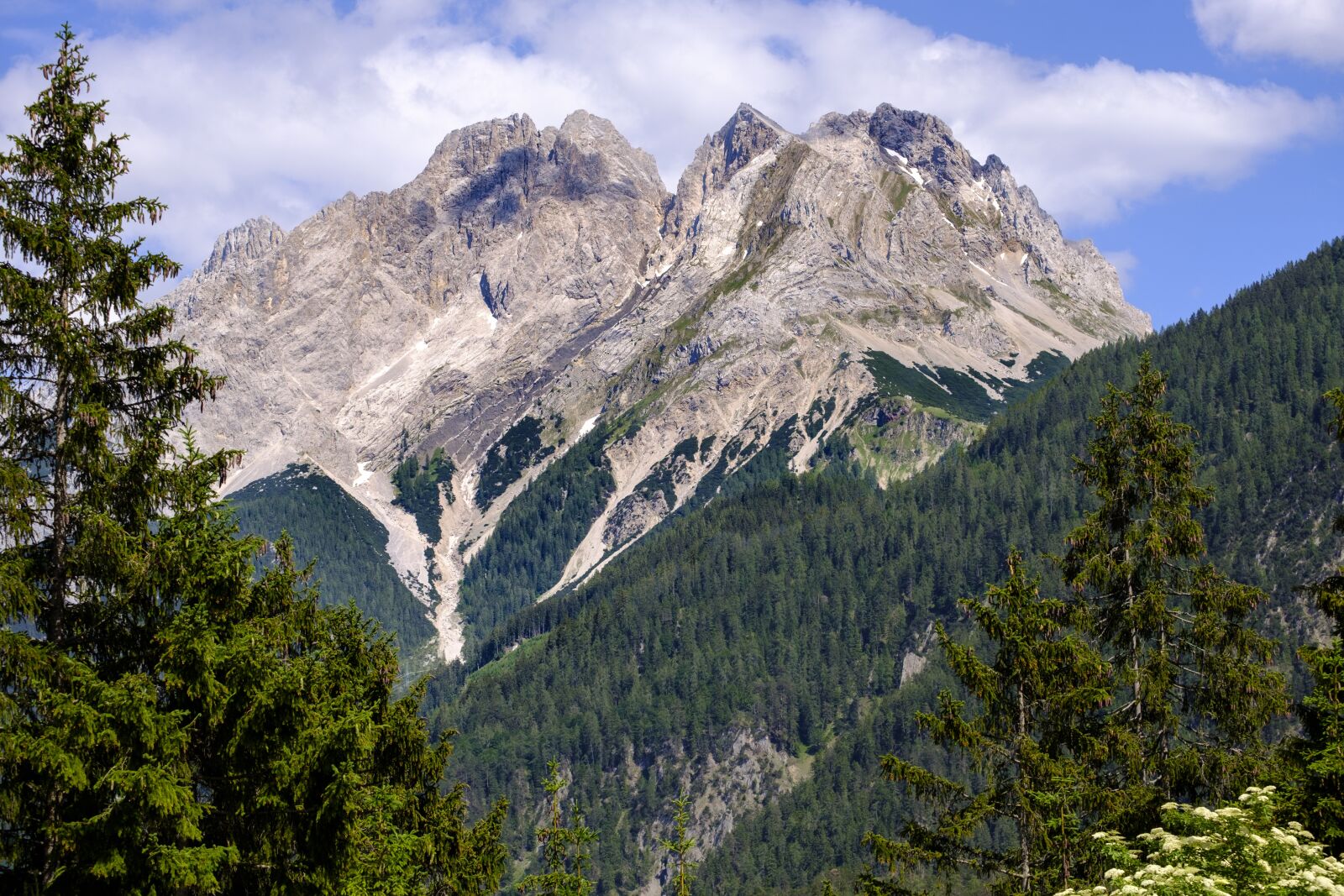 Fujifilm X-T2 + Fujifilm XF 55-200mm F3.5-4.8 R LM OIS sample photo. Landscape, alpine, mountains photography